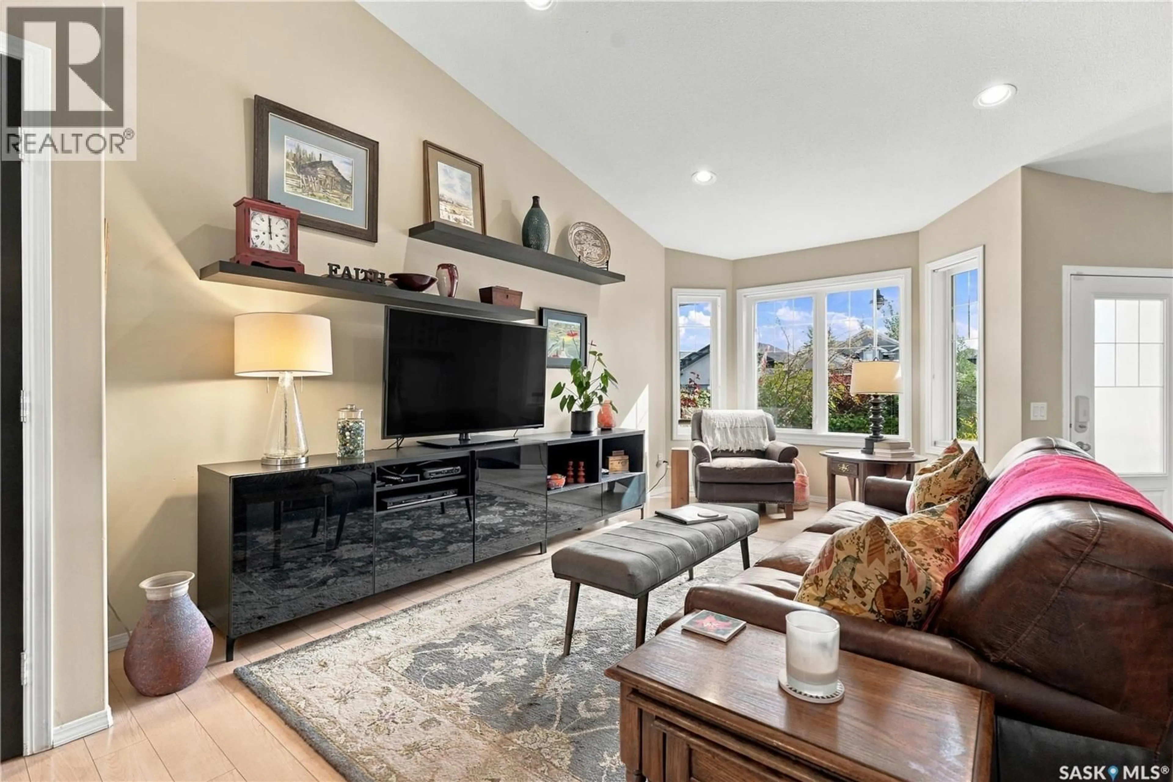 Living room with furniture, unknown for 114 SENICK CRESCENT, Saskatoon Saskatchewan S7T0P1