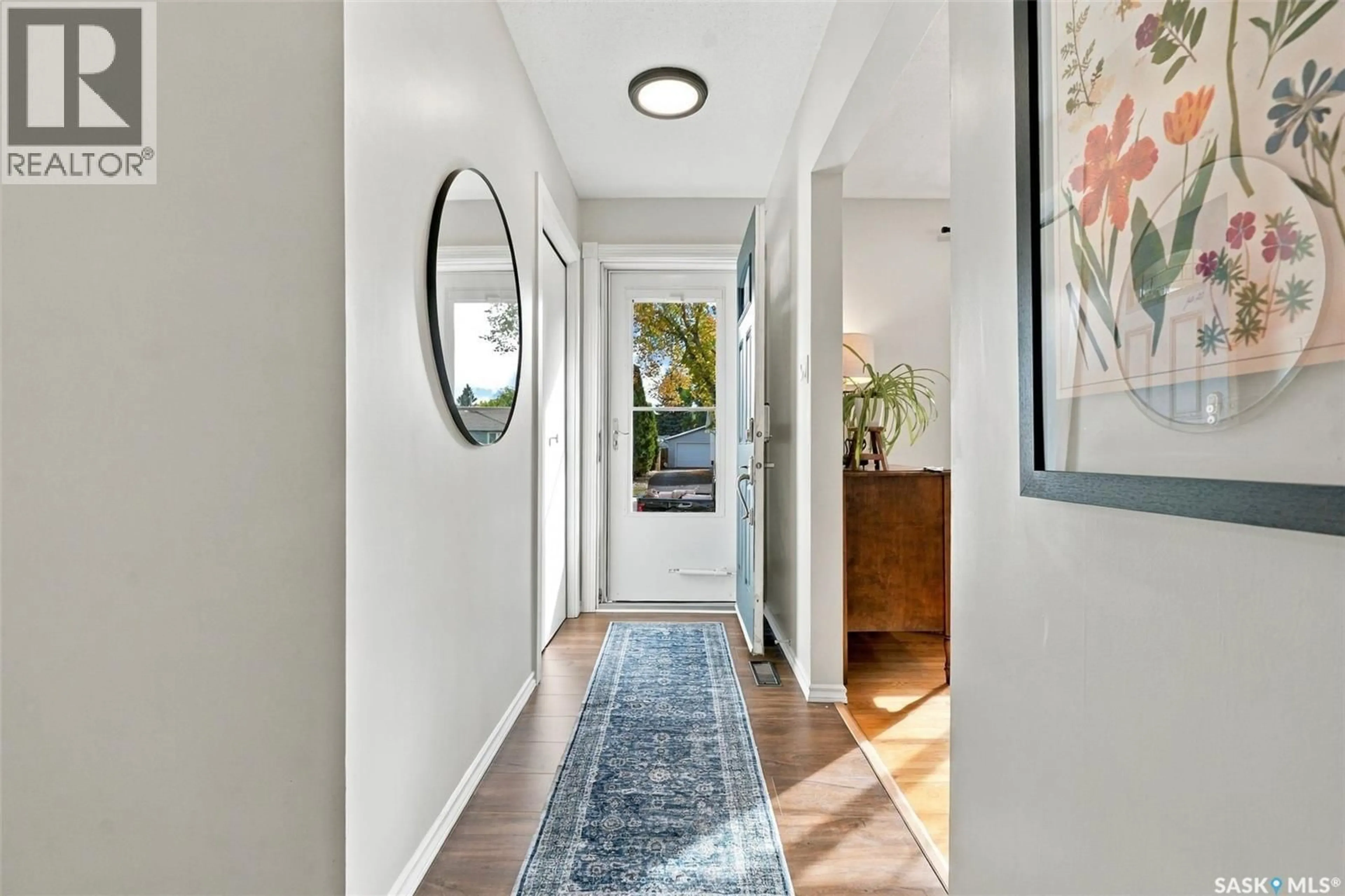 Indoor entryway for 3174 EASTVIEW, Saskatoon Saskatchewan S7J3J4
