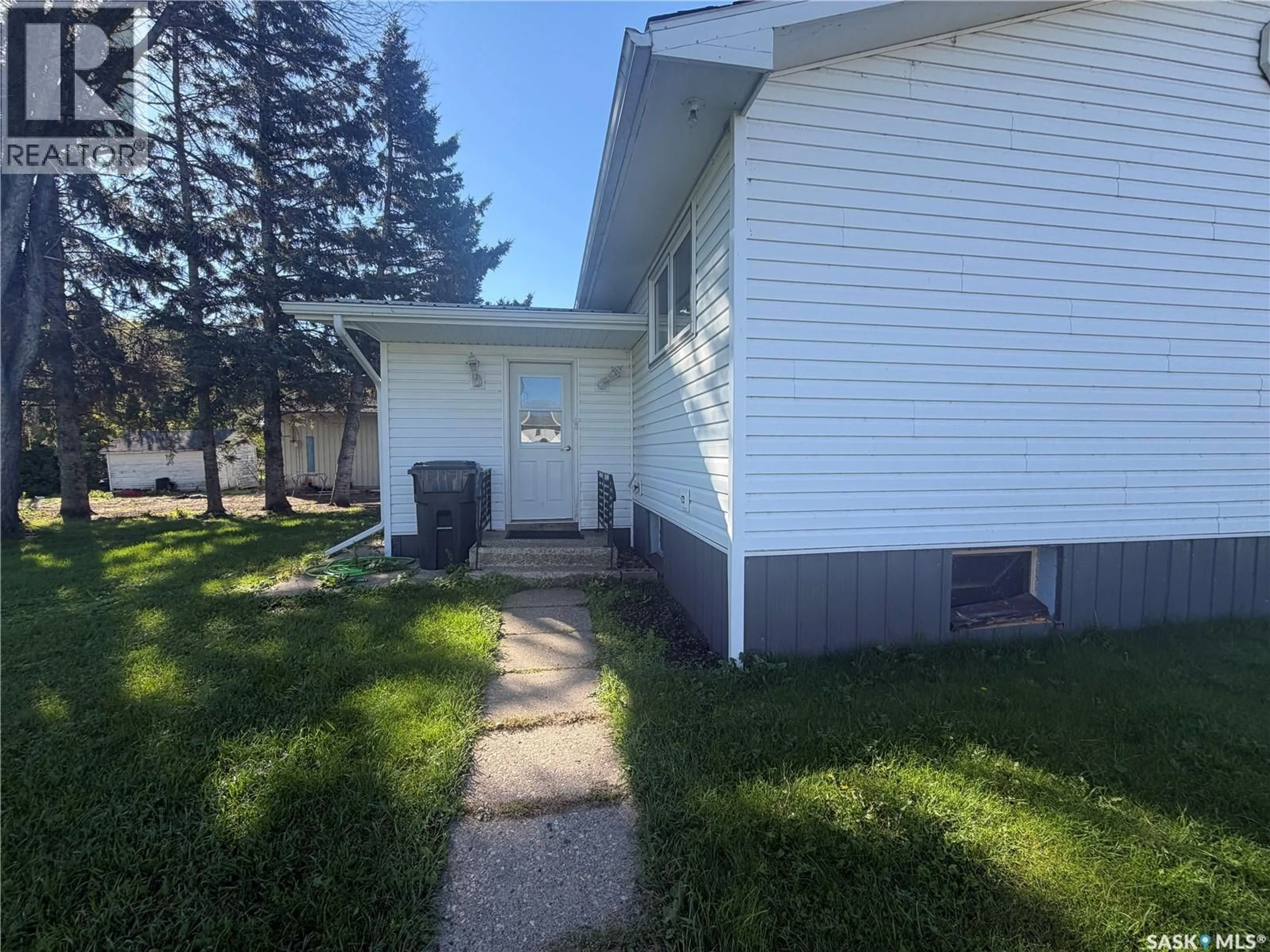 Unknown for 403 & 401 MAIN STREET, Pelly Saskatchewan S0A2Z0