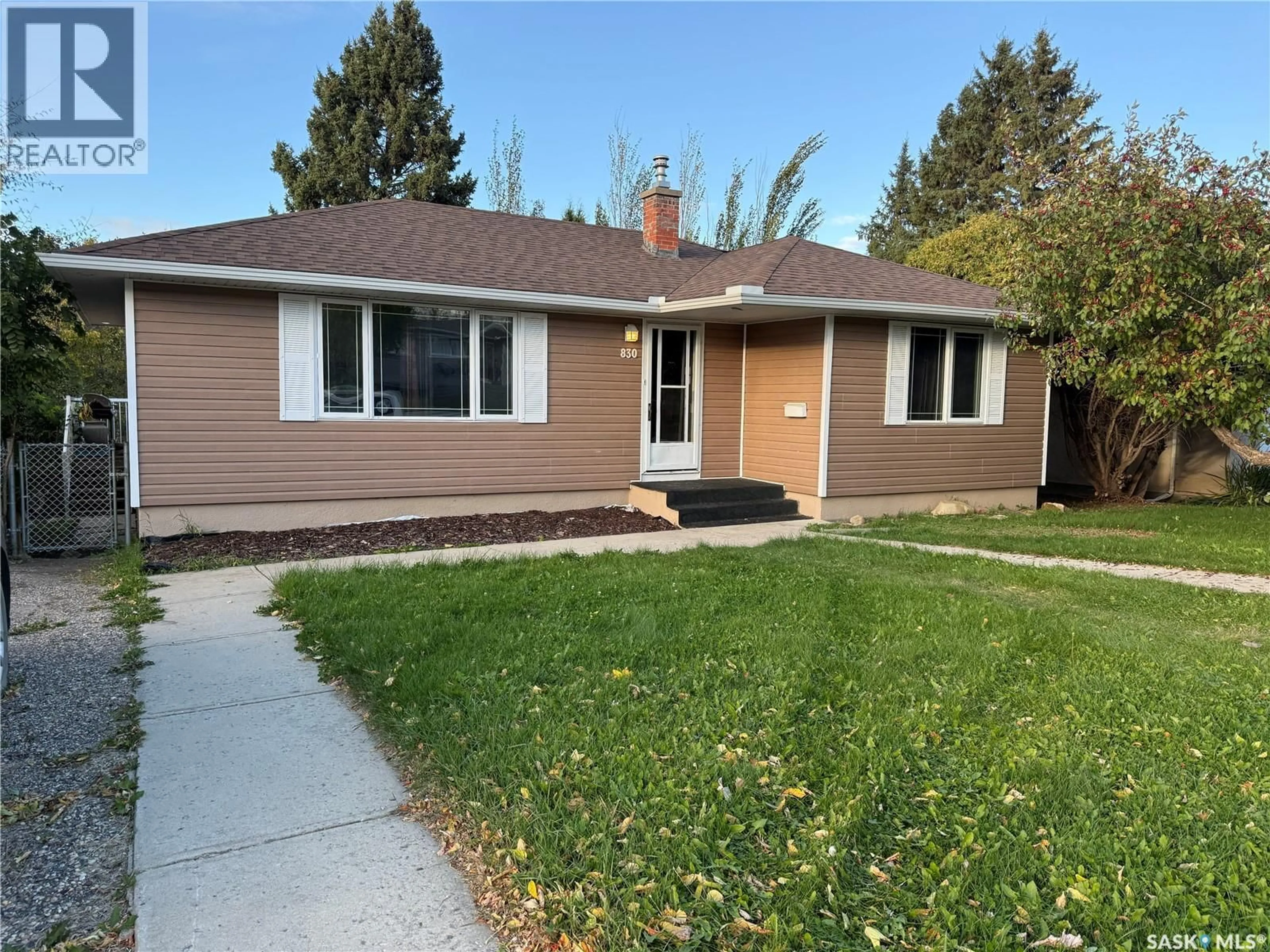 Home with vinyl exterior material, street for 830 20TH STREET, Prince Albert Saskatchewan S6V4H6