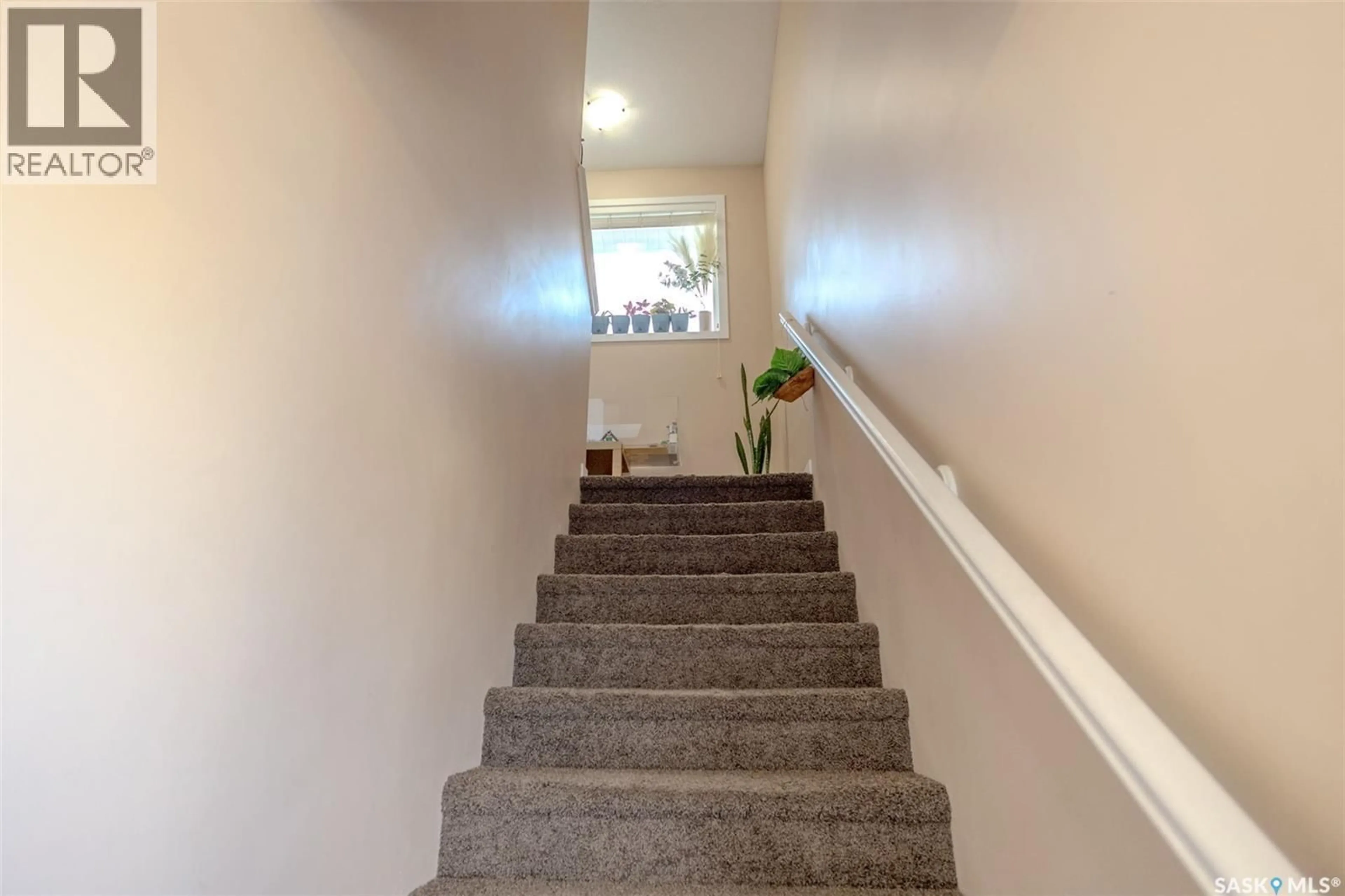 Stairs for 31 5004 JAMES HILL ROAD, Regina Saskatchewan S4W0E8