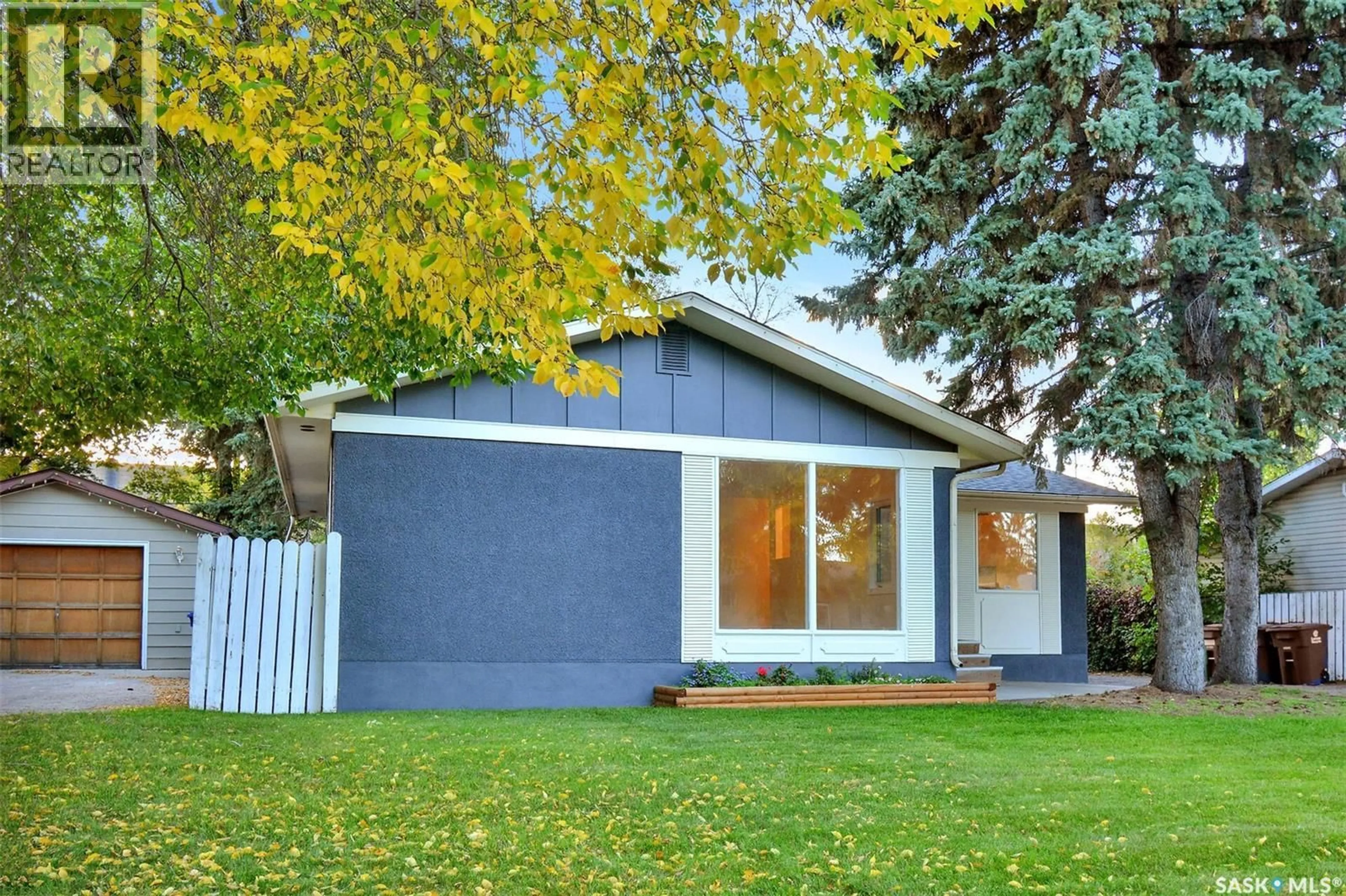 Home with vinyl exterior material, street for 110 SPINKS DRIVE, Saskatoon Saskatchewan S7H4B9