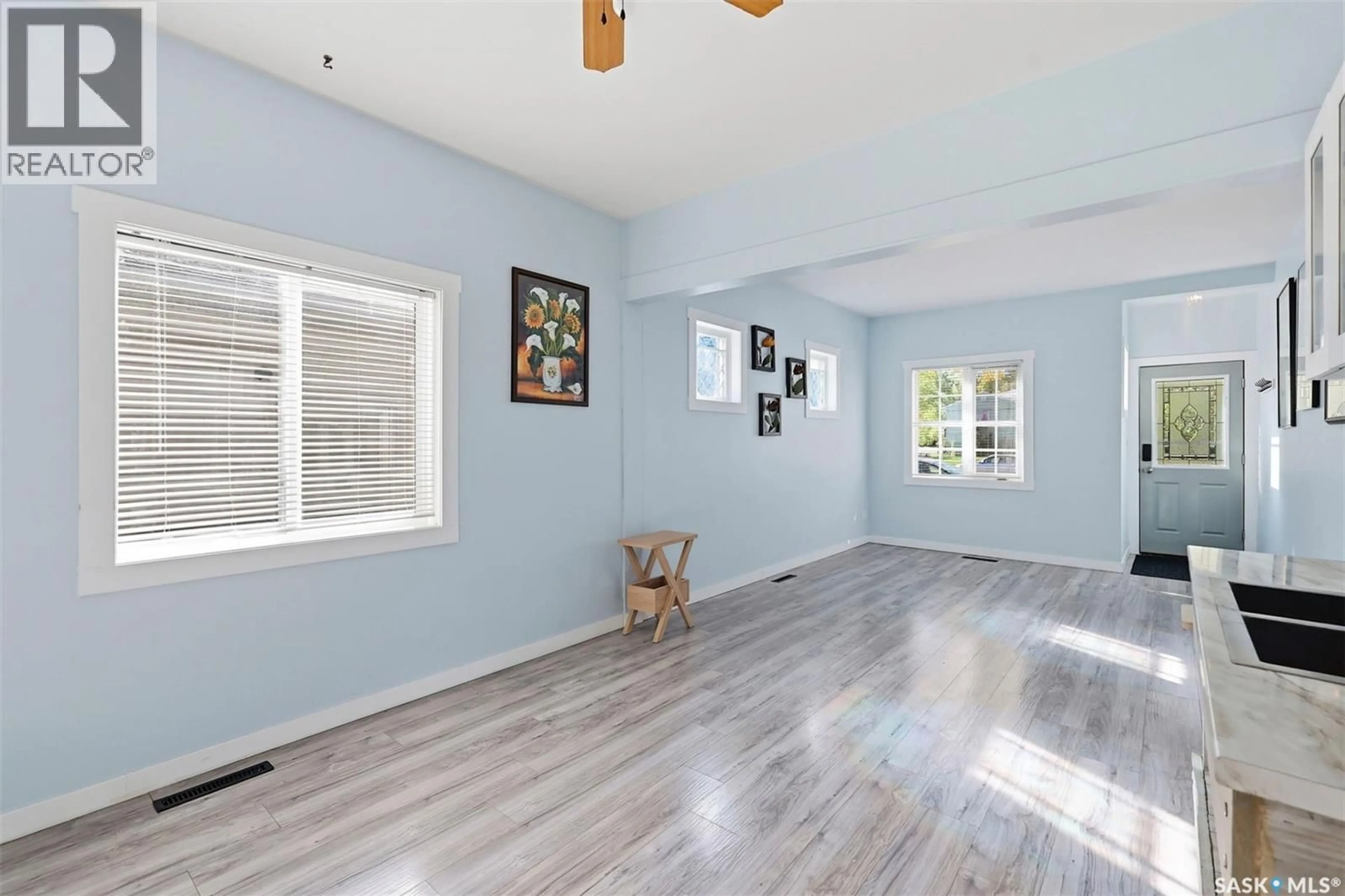 A pic of a room for 1715 BROADWAY AVENUE, Saskatoon Saskatchewan S7H2B4
