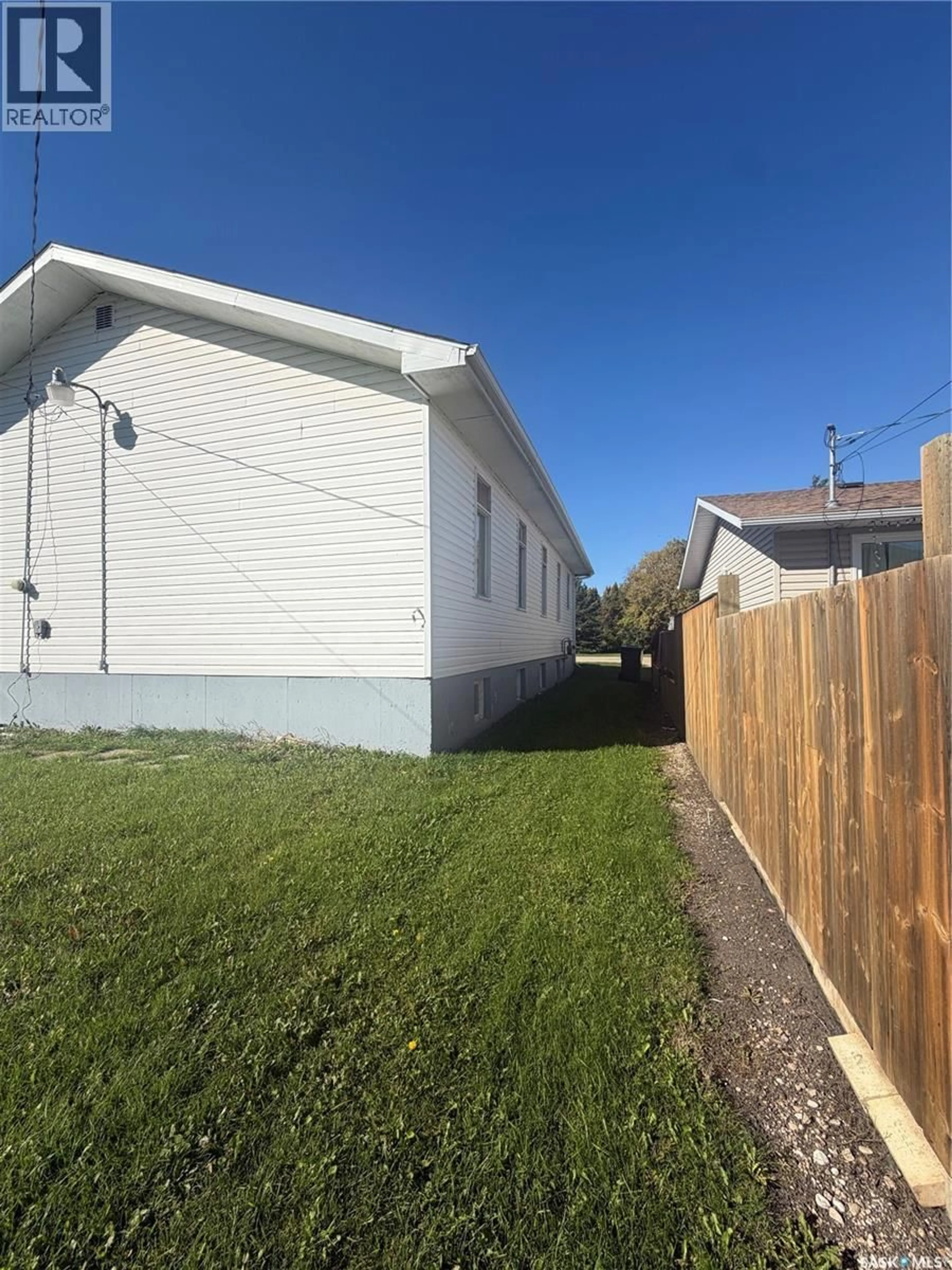 Unknown for 311 & 208 MAIN STREET, Pelly Saskatchewan S0A2Z0