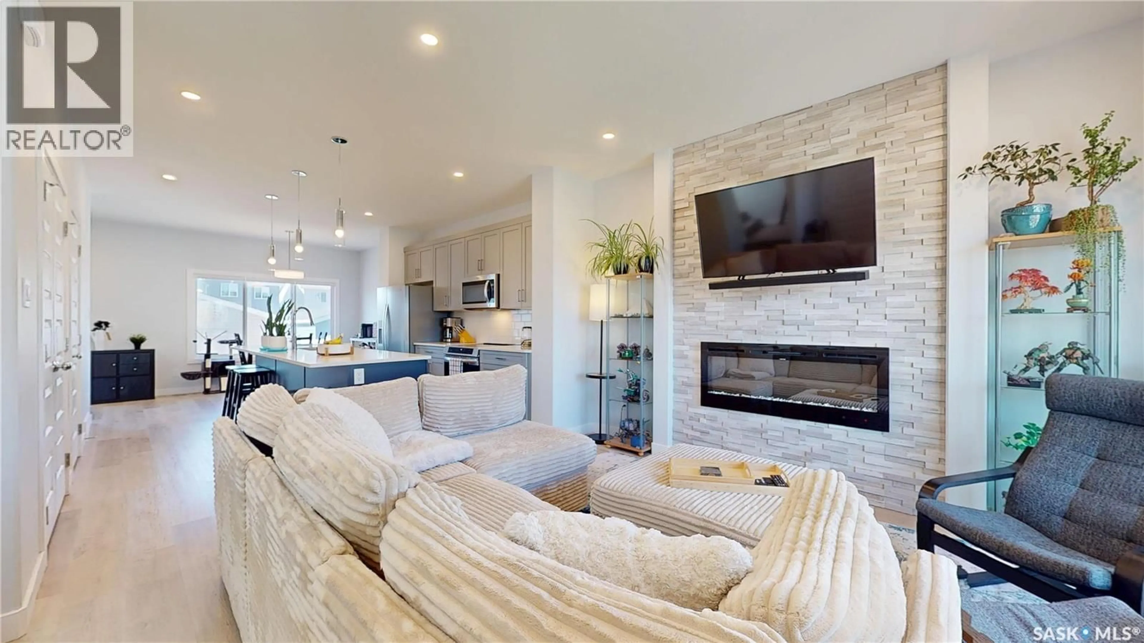 Living room with furniture, unknown for 3168 GREEN TURTLE ROAD, Regina Saskatchewan S4V4C5