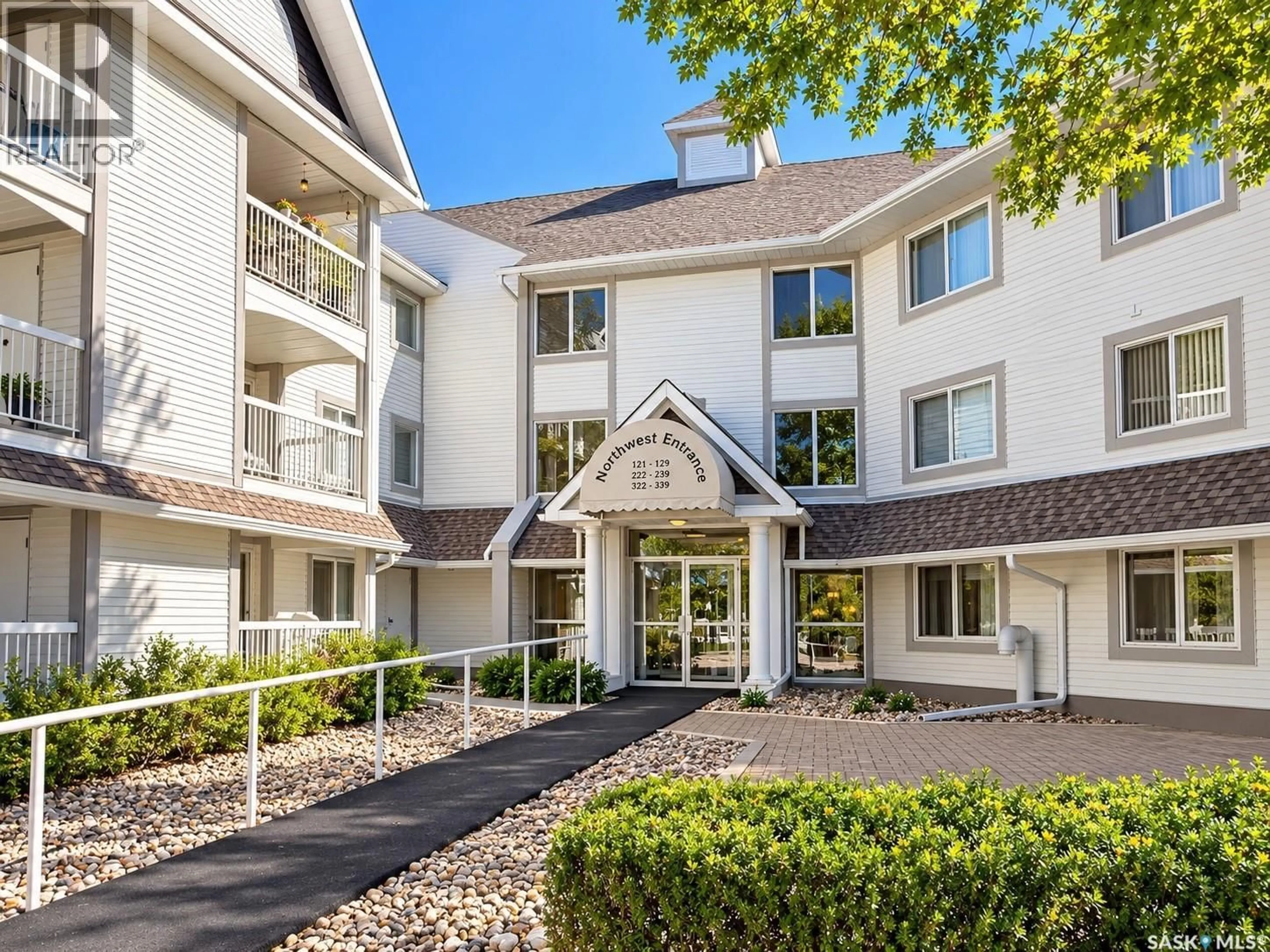 Patio, mountain view for 960 - 219 ASSINIBOINE AVENUE E, Regina Saskatchewan S4V2P8