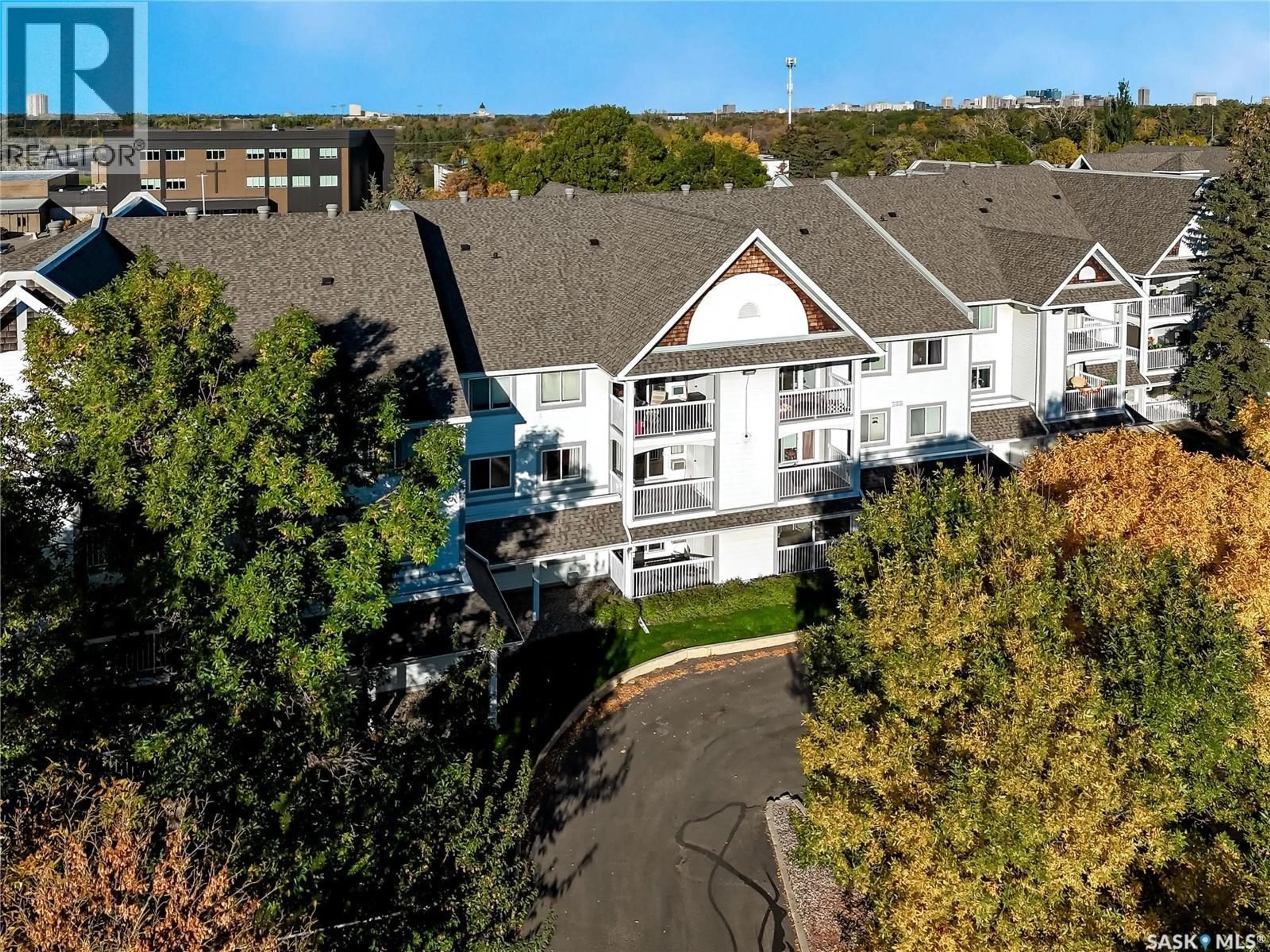 A pic from outside/outdoor area/front of a property/back of a property/a pic from drone, unknown for 960 - 219 ASSINIBOINE AVENUE E, Regina Saskatchewan S4V2P8