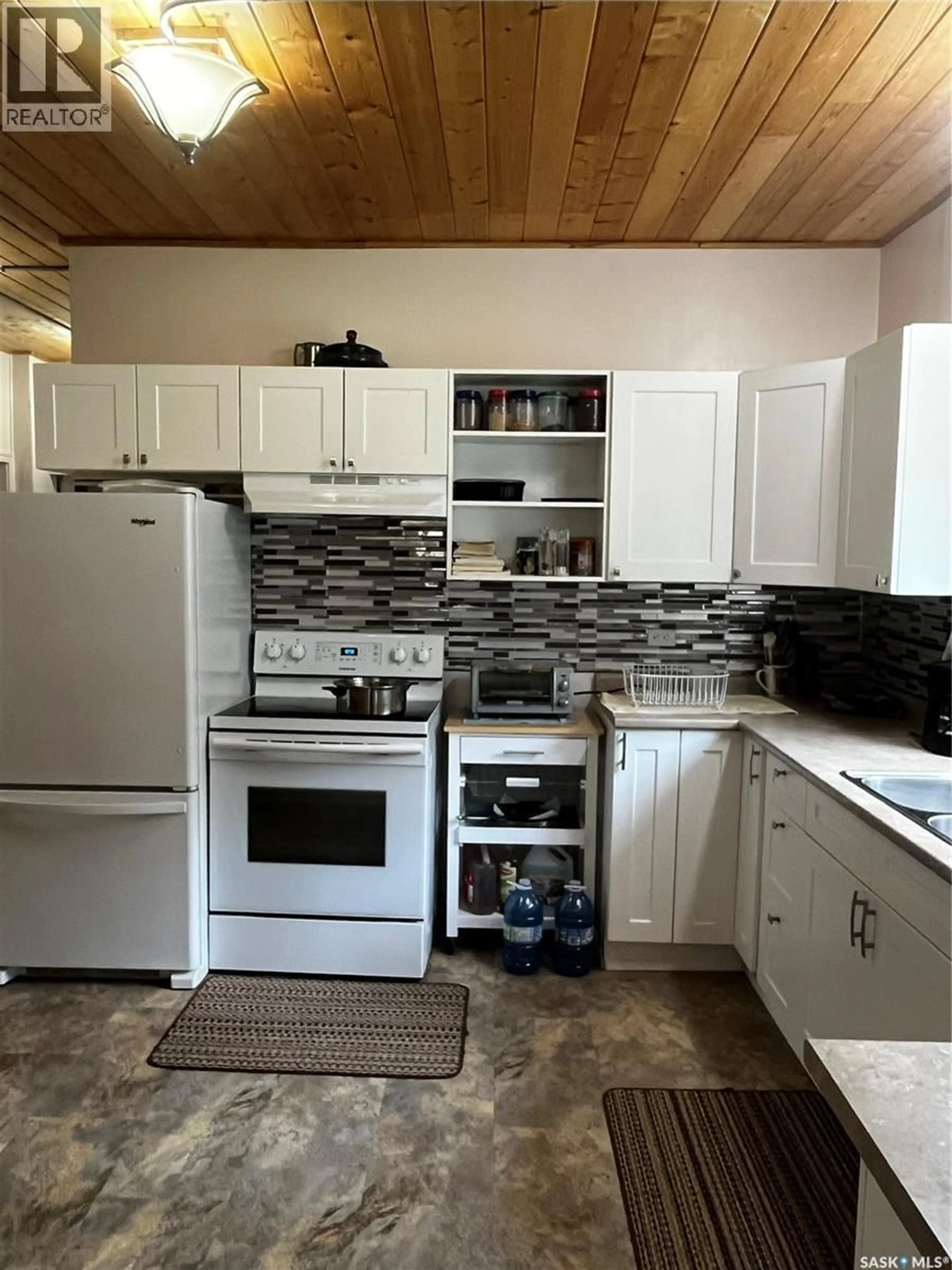Standard kitchen, unknown for BILDSTEIN ACREAGE, Porcupine Rm No. 395 Saskatchewan S0E1H0
