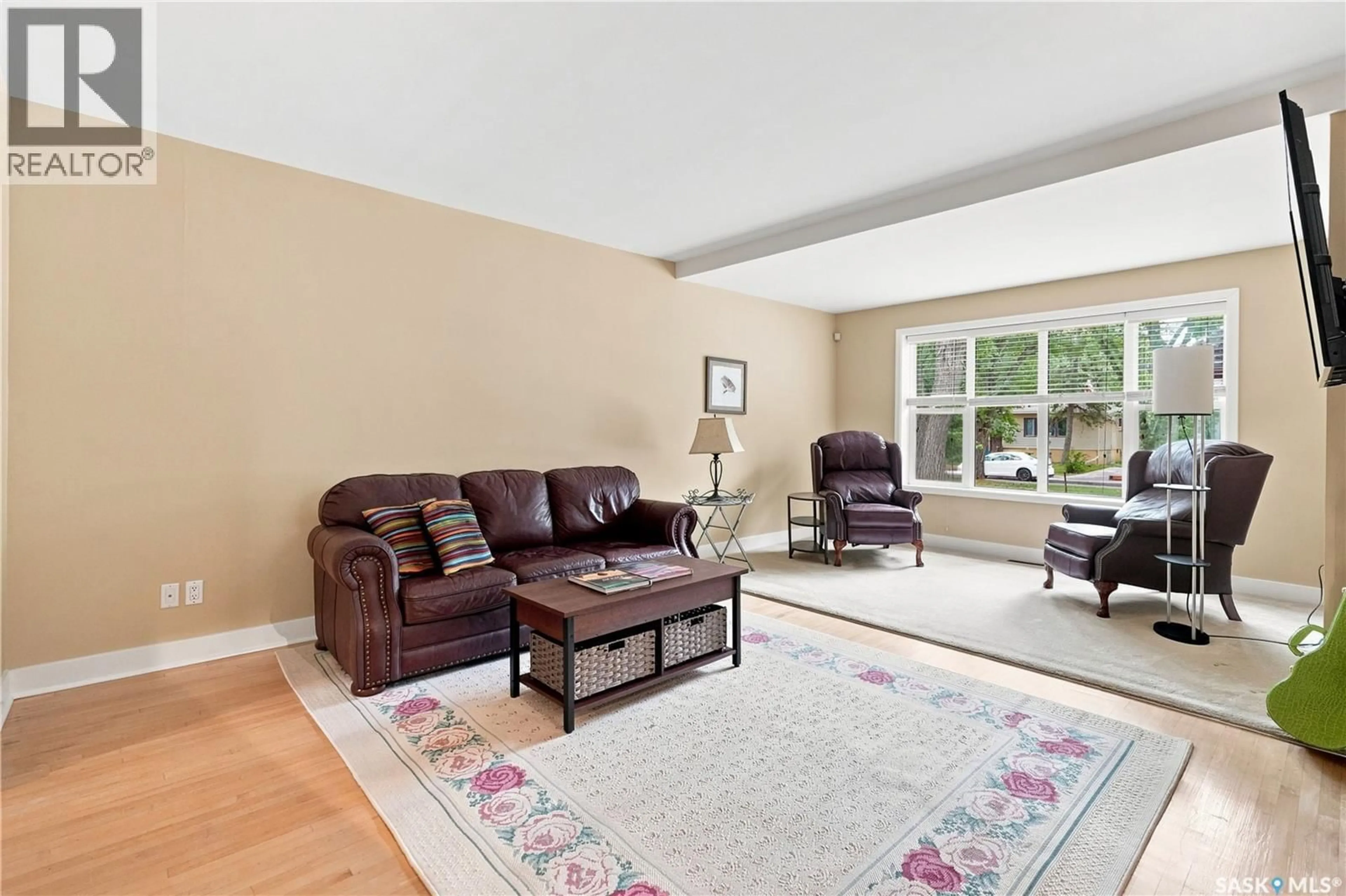 Living room with furniture, unknown for 3208 VICTORIA AVENUE, Regina Saskatchewan S4T1L4