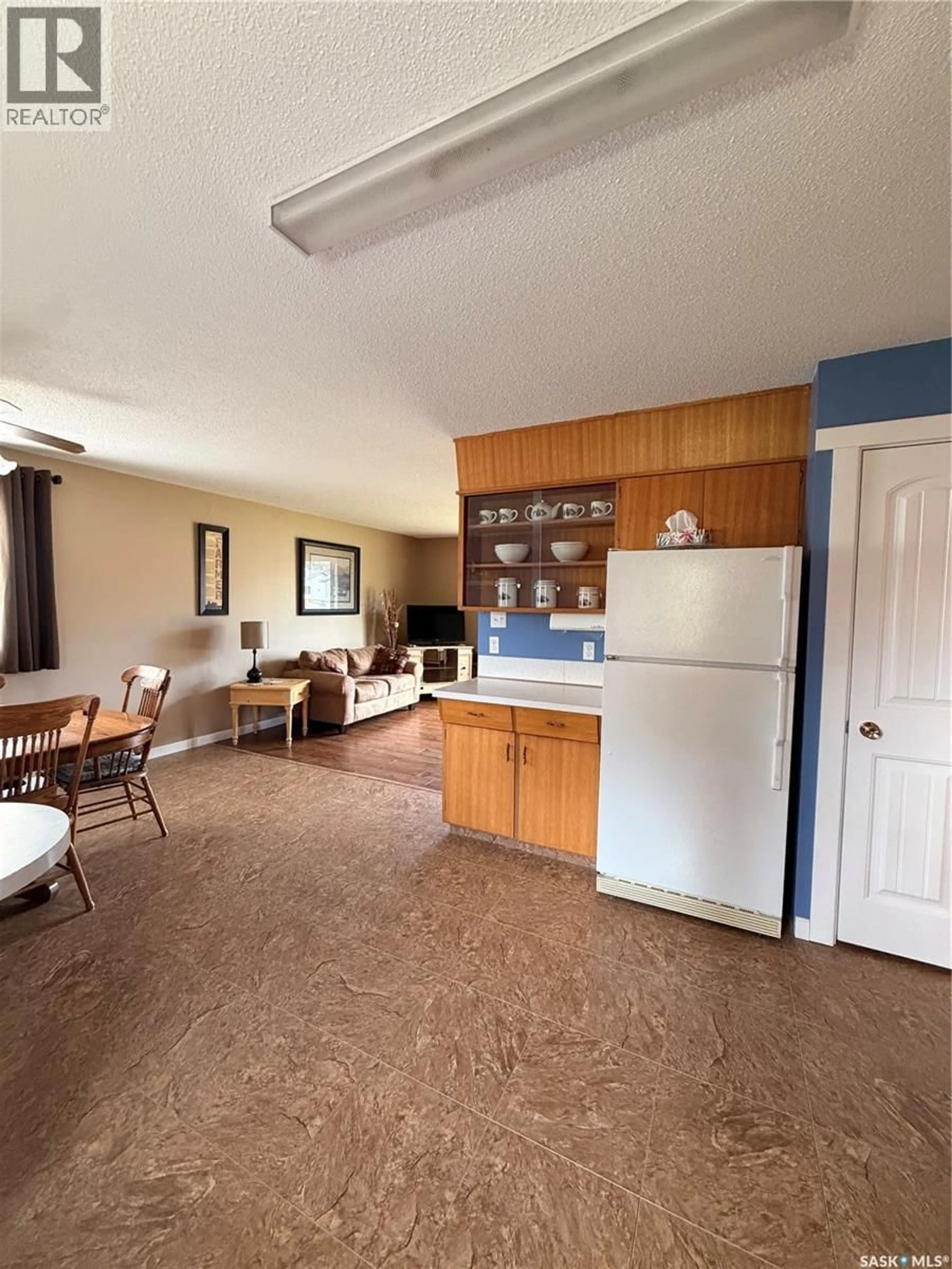 A pic of a room for 612 2ND STREET, Meadow Lake Saskatchewan S9X1E6