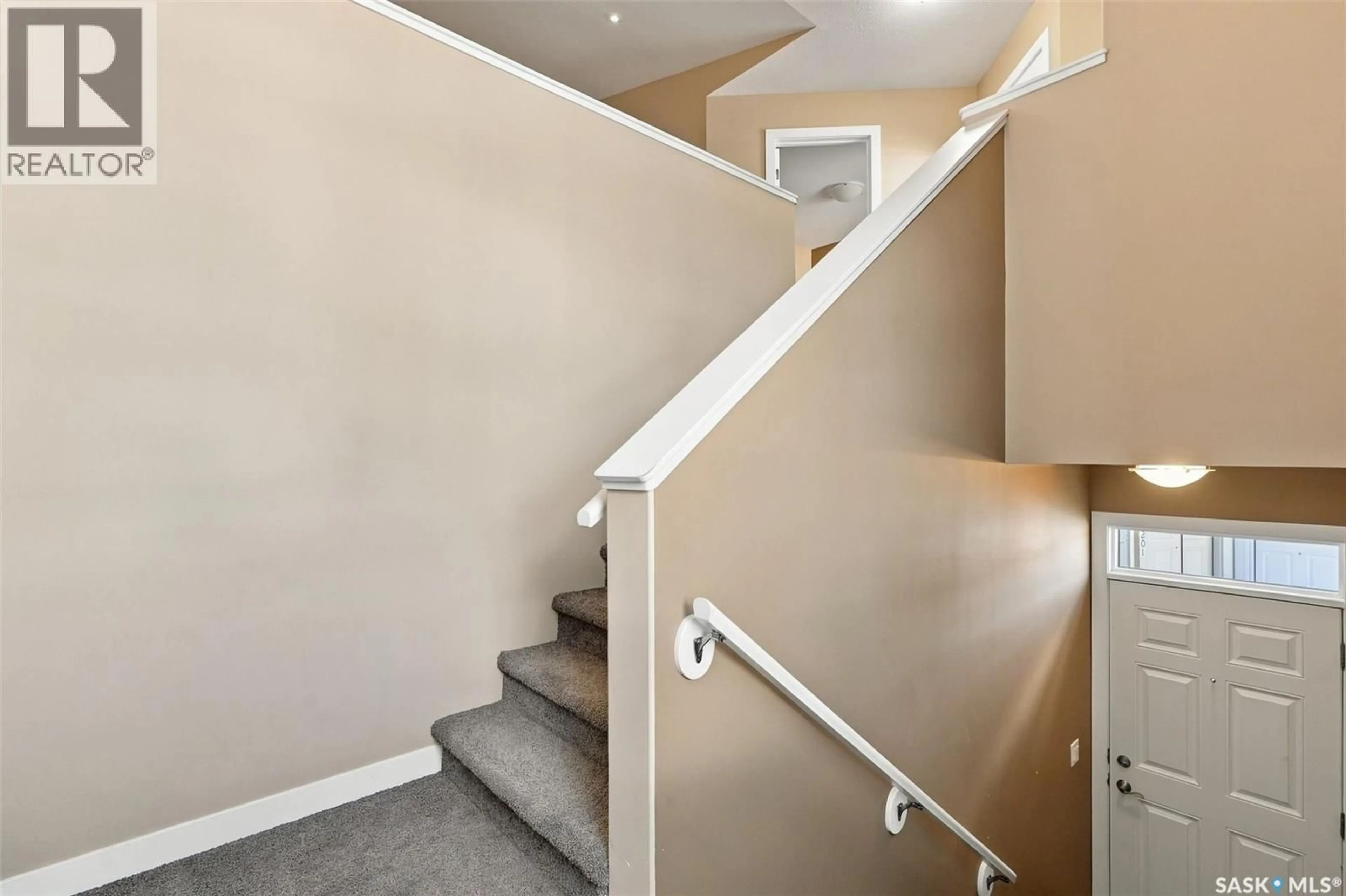 Stairs for E - 4207 GREEN APPLE DRIVE, Regina Saskatchewan S4V1M6