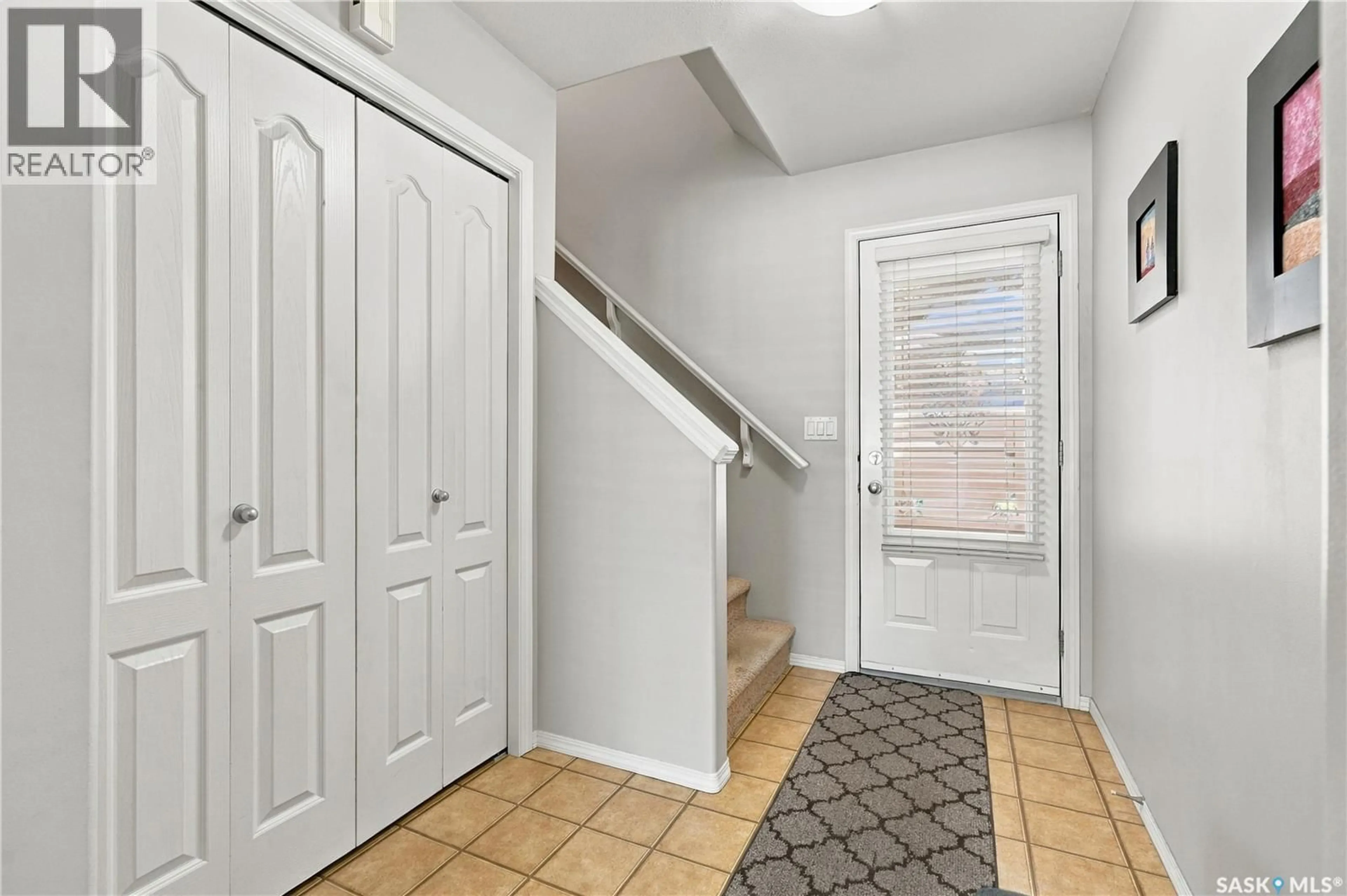 Indoor entryway for 445 - 103 BAYFIELD CRESCENT, Saskatoon Saskatchewan S7V1J1