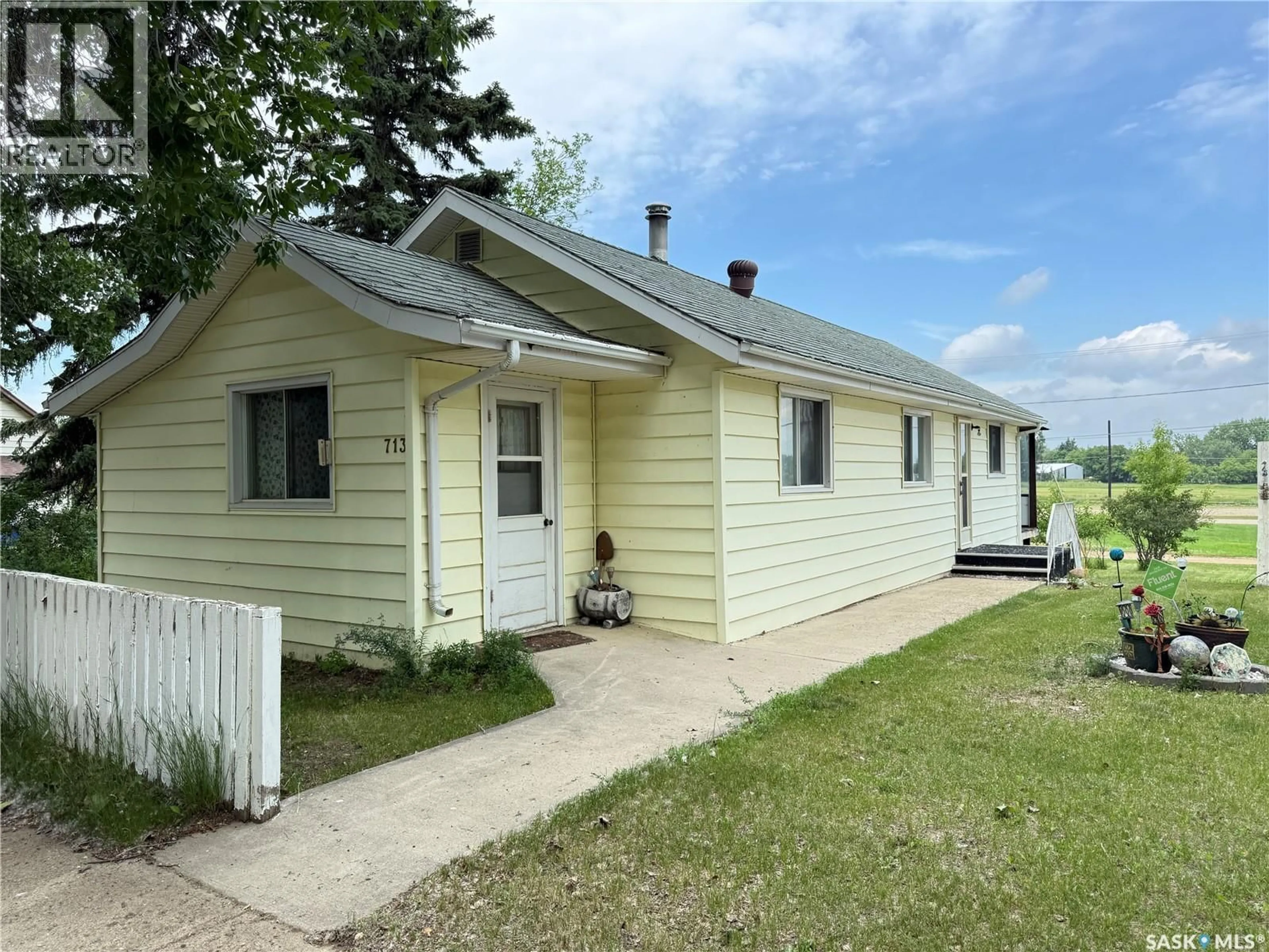 Unknown for 713 HEALY AVENUE, Radville Saskatchewan S0C2G0