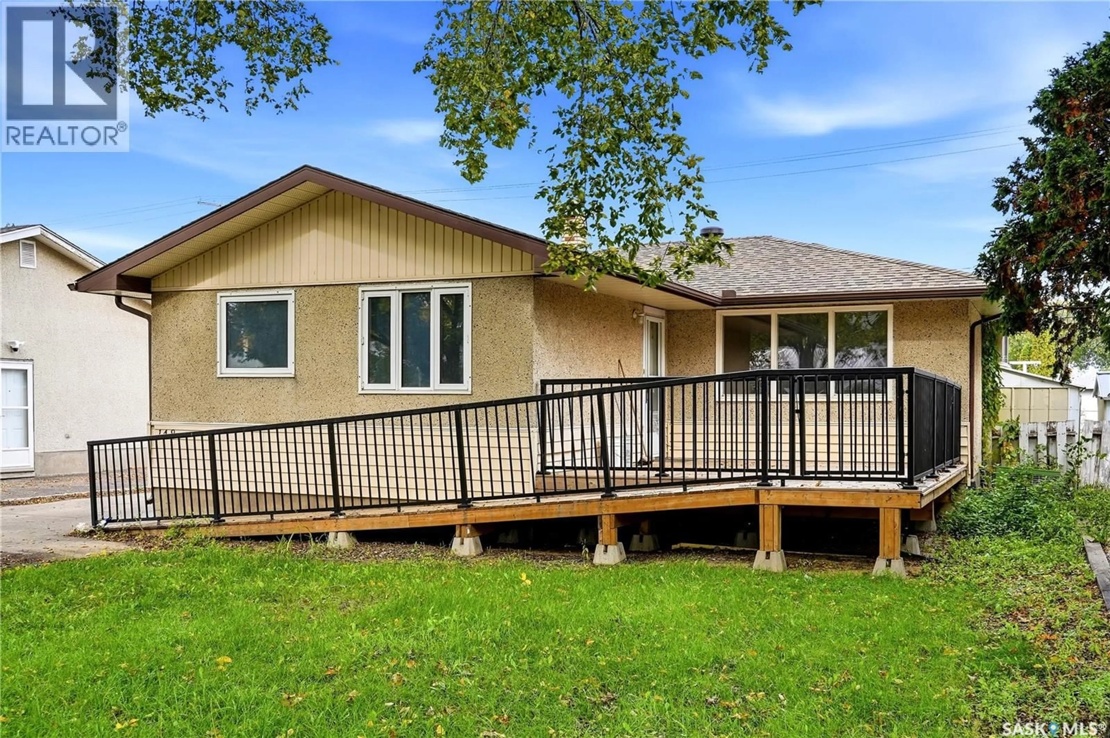 Home with vinyl exterior material, unknown for 148 WOODWARD AVENUE, Regina Saskatchewan S4R3H4