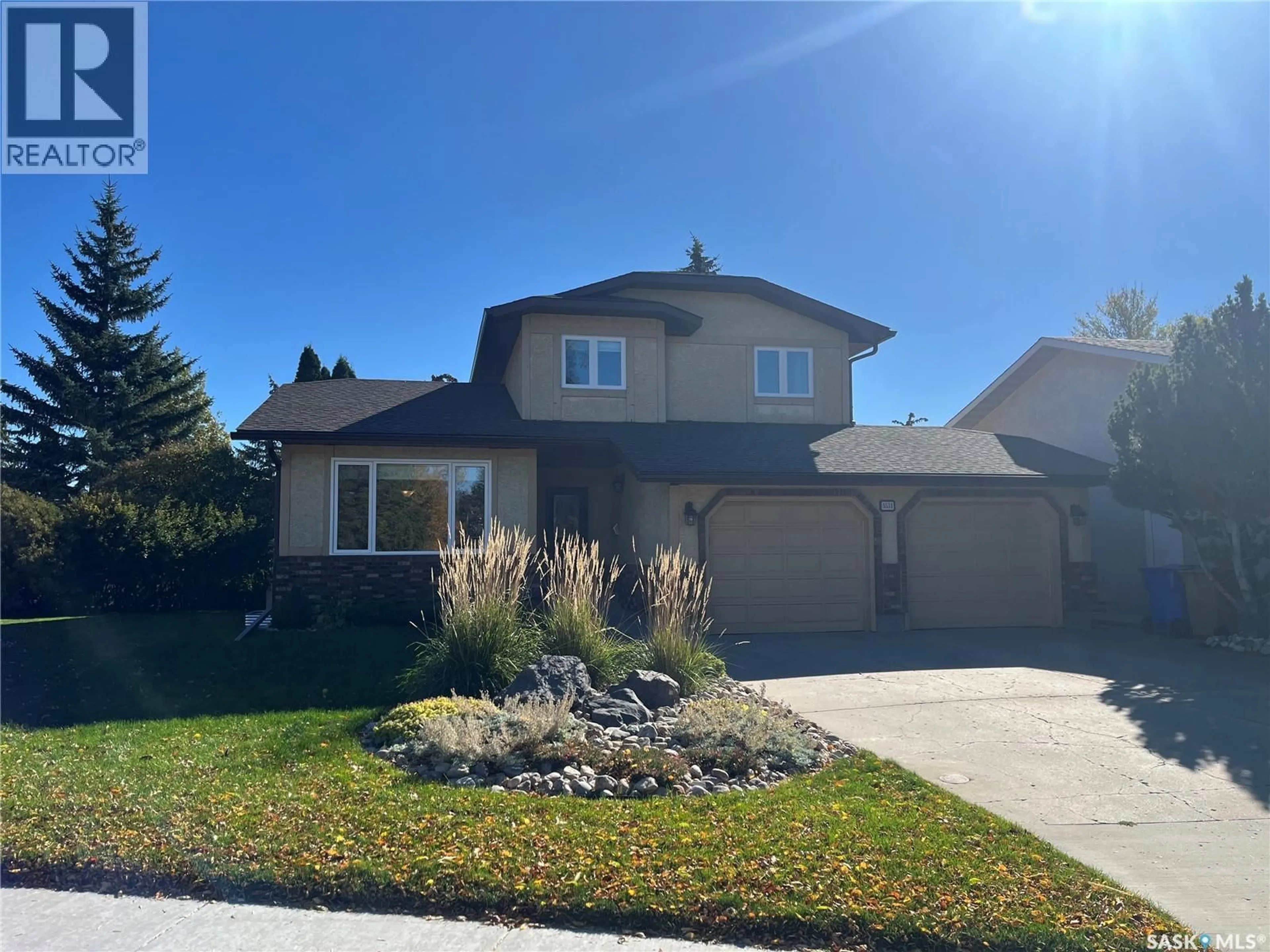 Home with vinyl exterior material, street for 3531 PEDERSON CRESCENT, Regina Saskatchewan S4V2A6