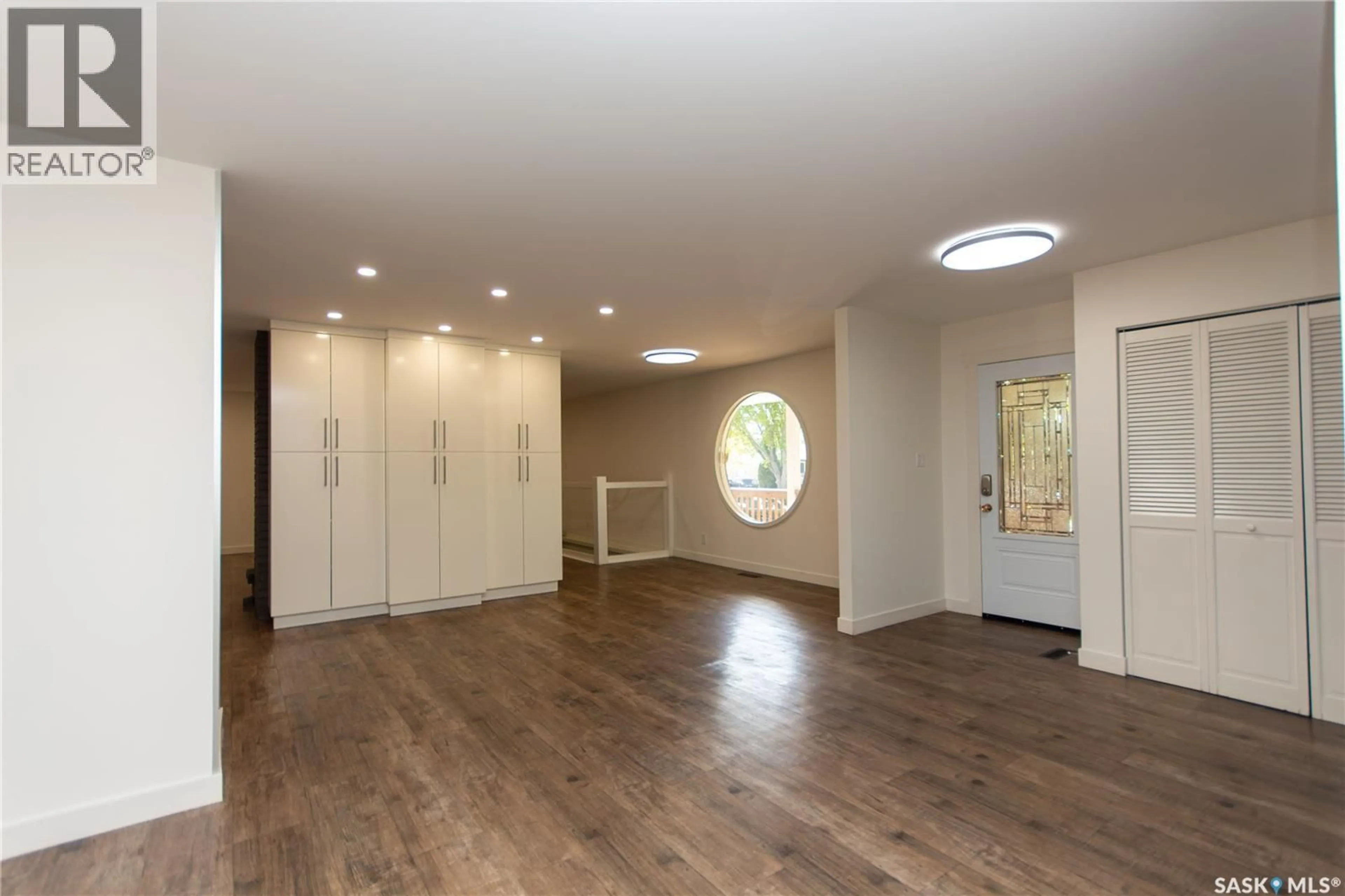 Indoor foyer for 10710 MEIGHEN CRESCENT, North Battleford Saskatchewan S9A3L1