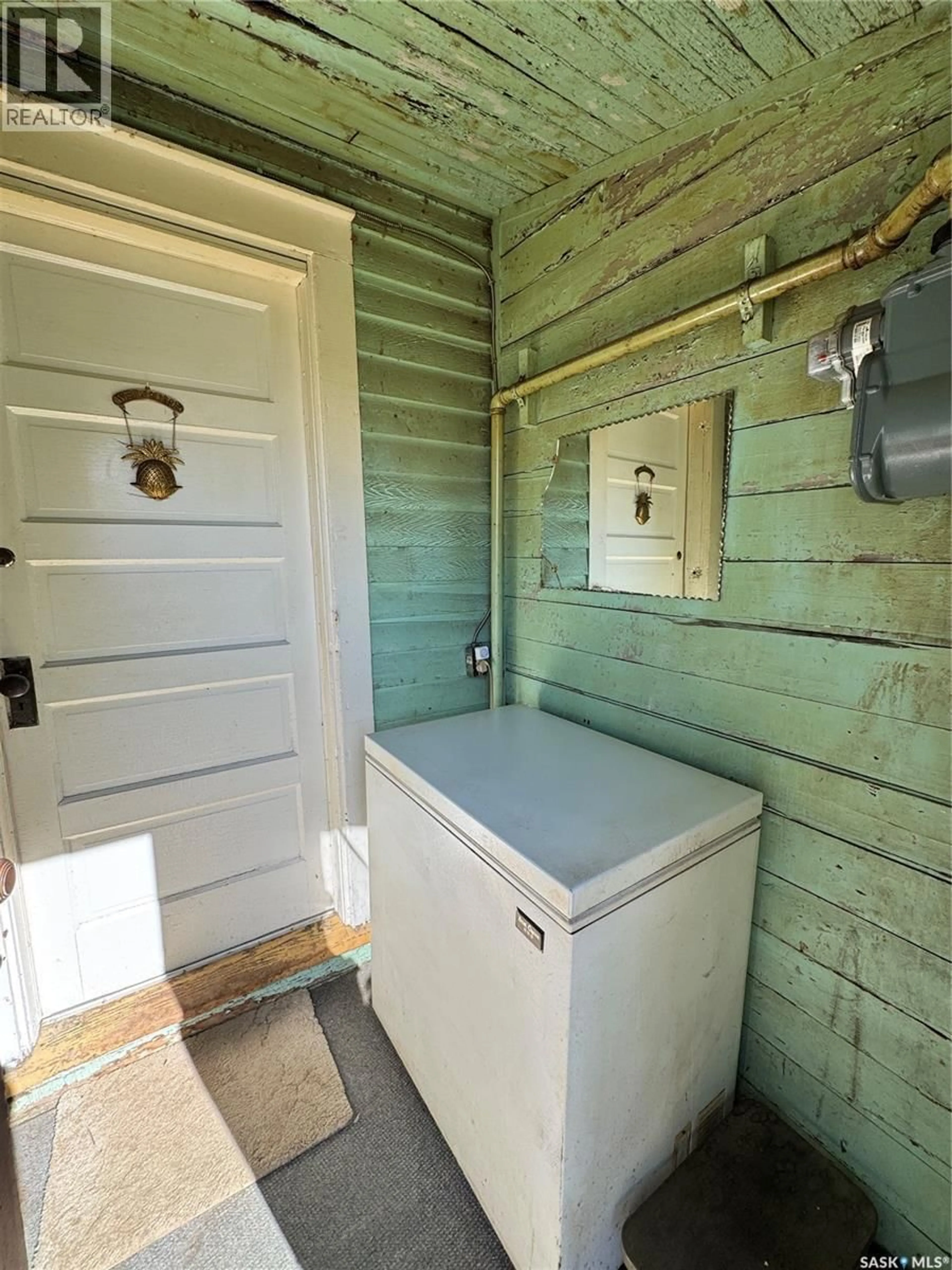 Contemporary bathroom, unknown for 414 4TH AVENUE, Biggar Saskatchewan S0K0M0