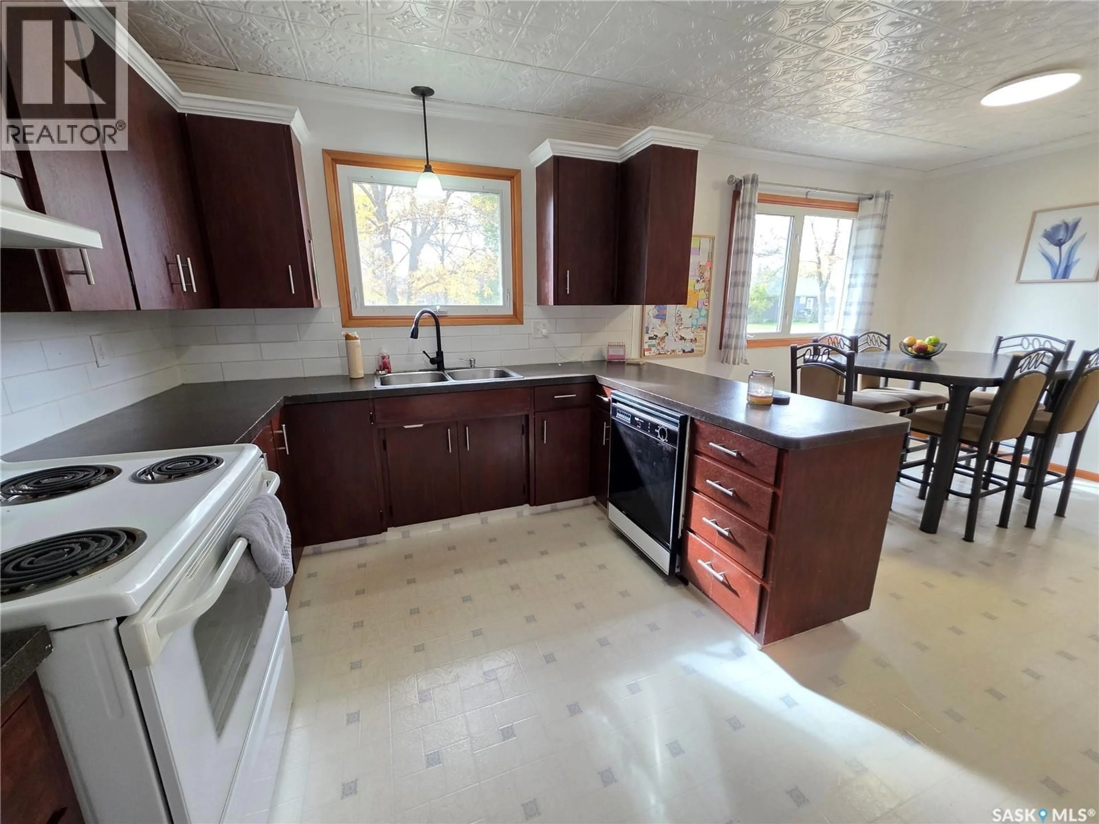 Standard kitchen, unknown for 503 THOMPSON STREET, Herbert Saskatchewan S0H2A0
