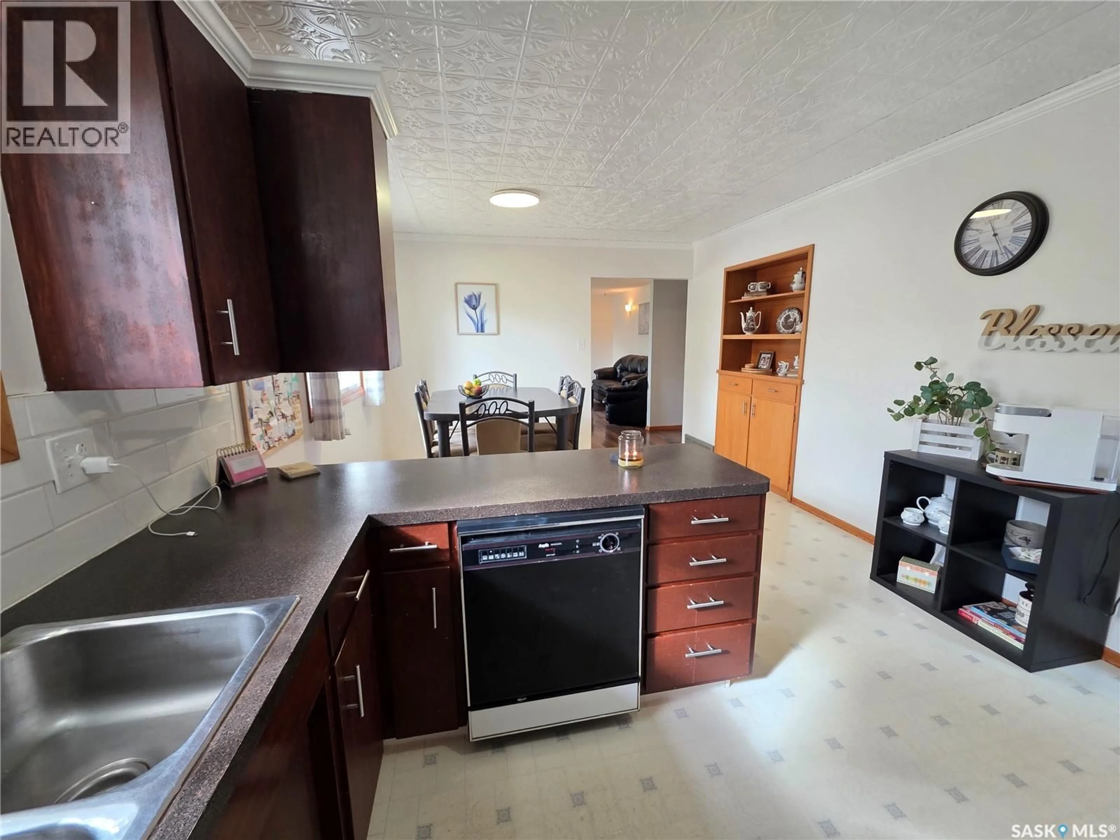 Standard kitchen, ceramic/tile floor for 503 THOMPSON STREET, Herbert Saskatchewan S0H2A0