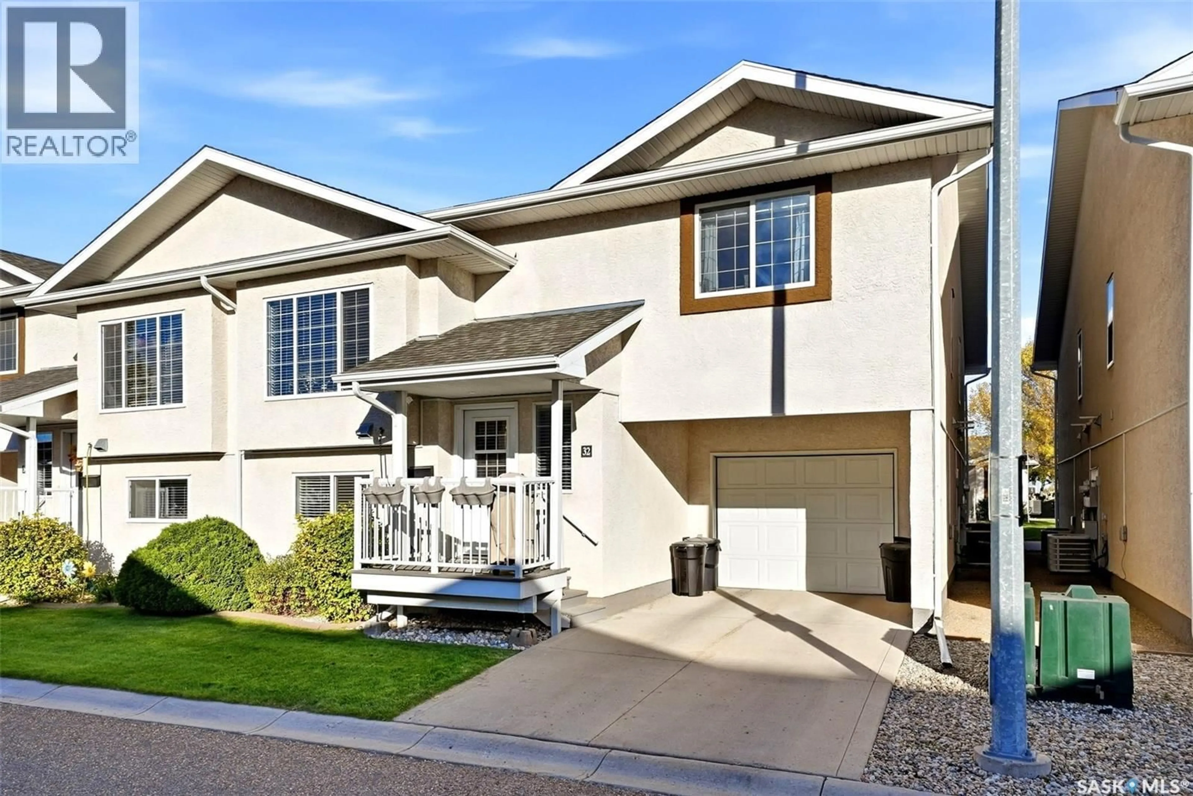 Home with vinyl exterior material, street for 32 4425 NICURITY DRIVE, Regina Saskatchewan S4X0E6