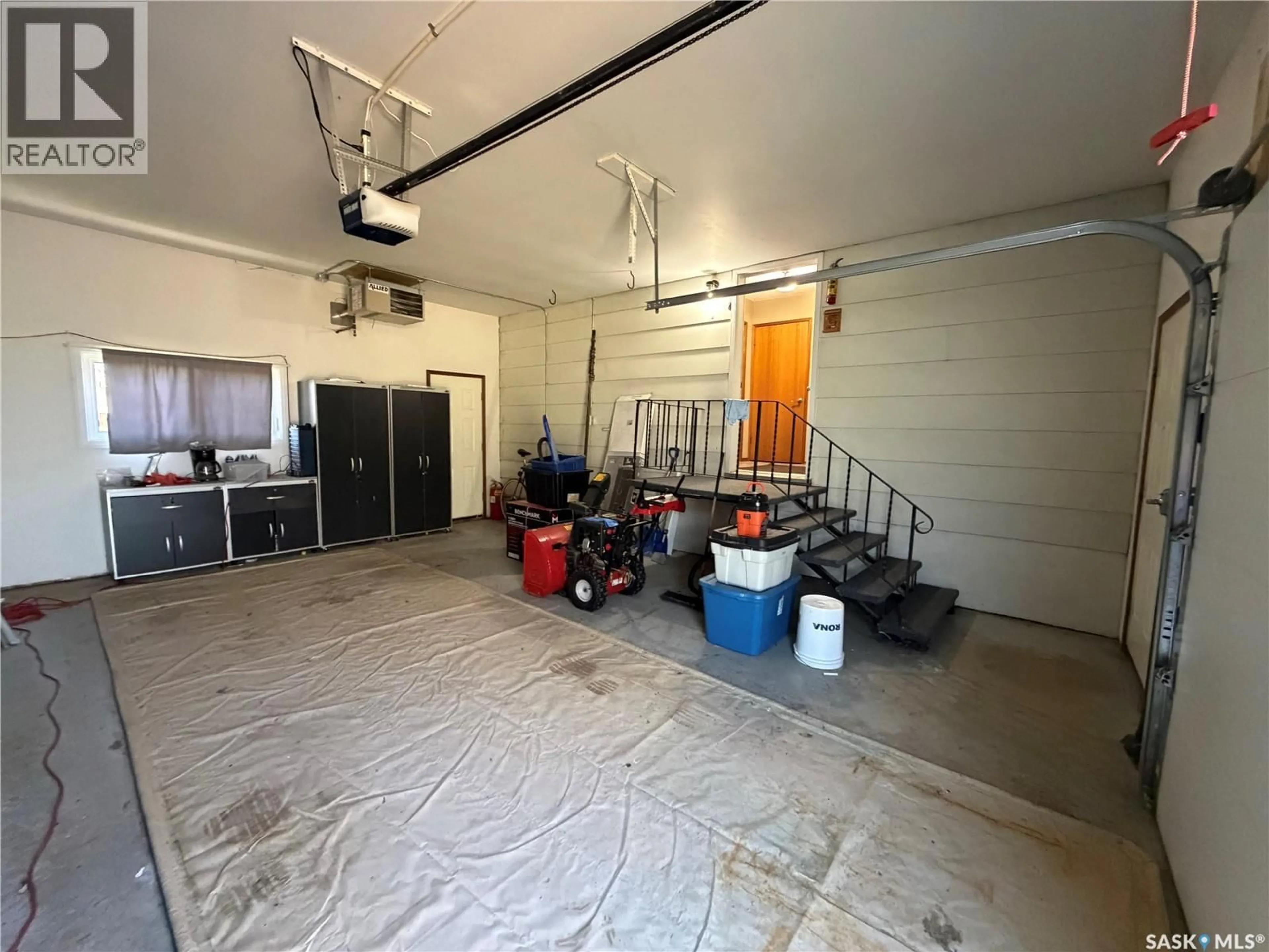 Indoor garage for 715 MCNAUGHTON STREET, Moosomin Saskatchewan S0G3N0