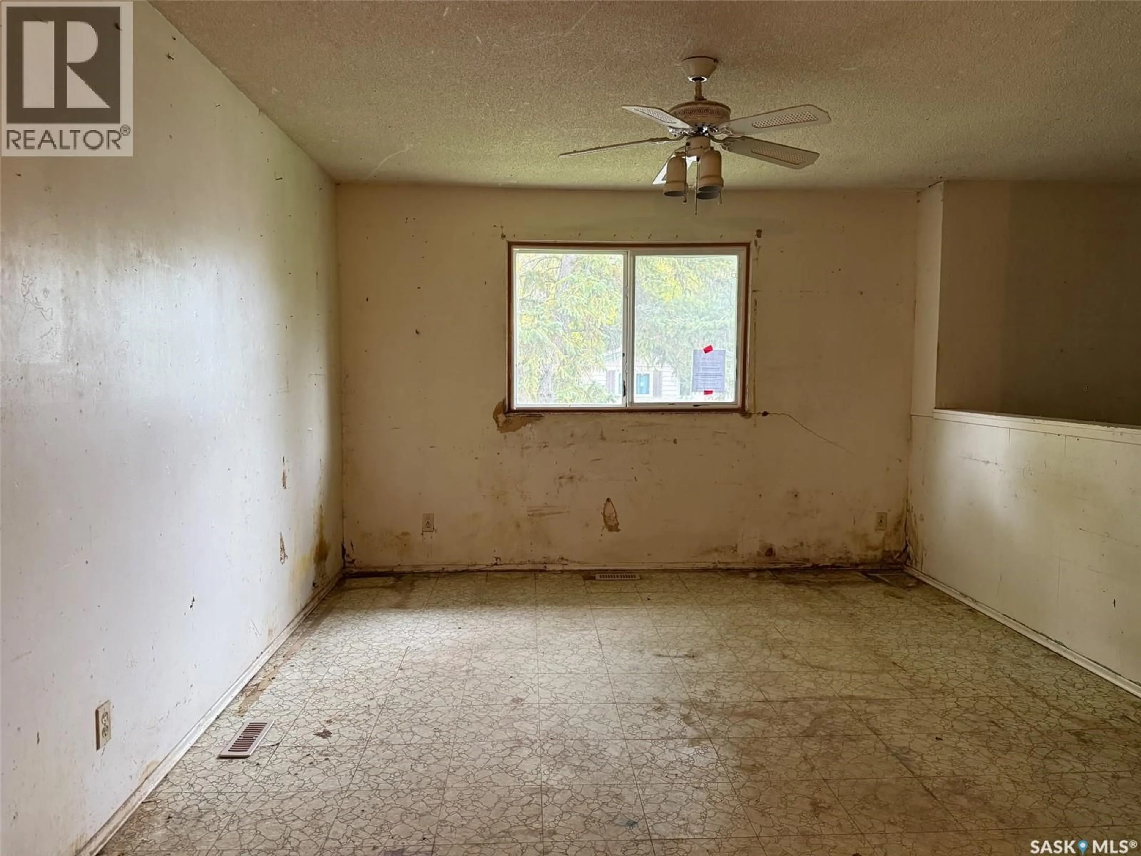 A pic of a room for 100 MARSHALL CRESCENT, Regina Saskatchewan S4R4Y9