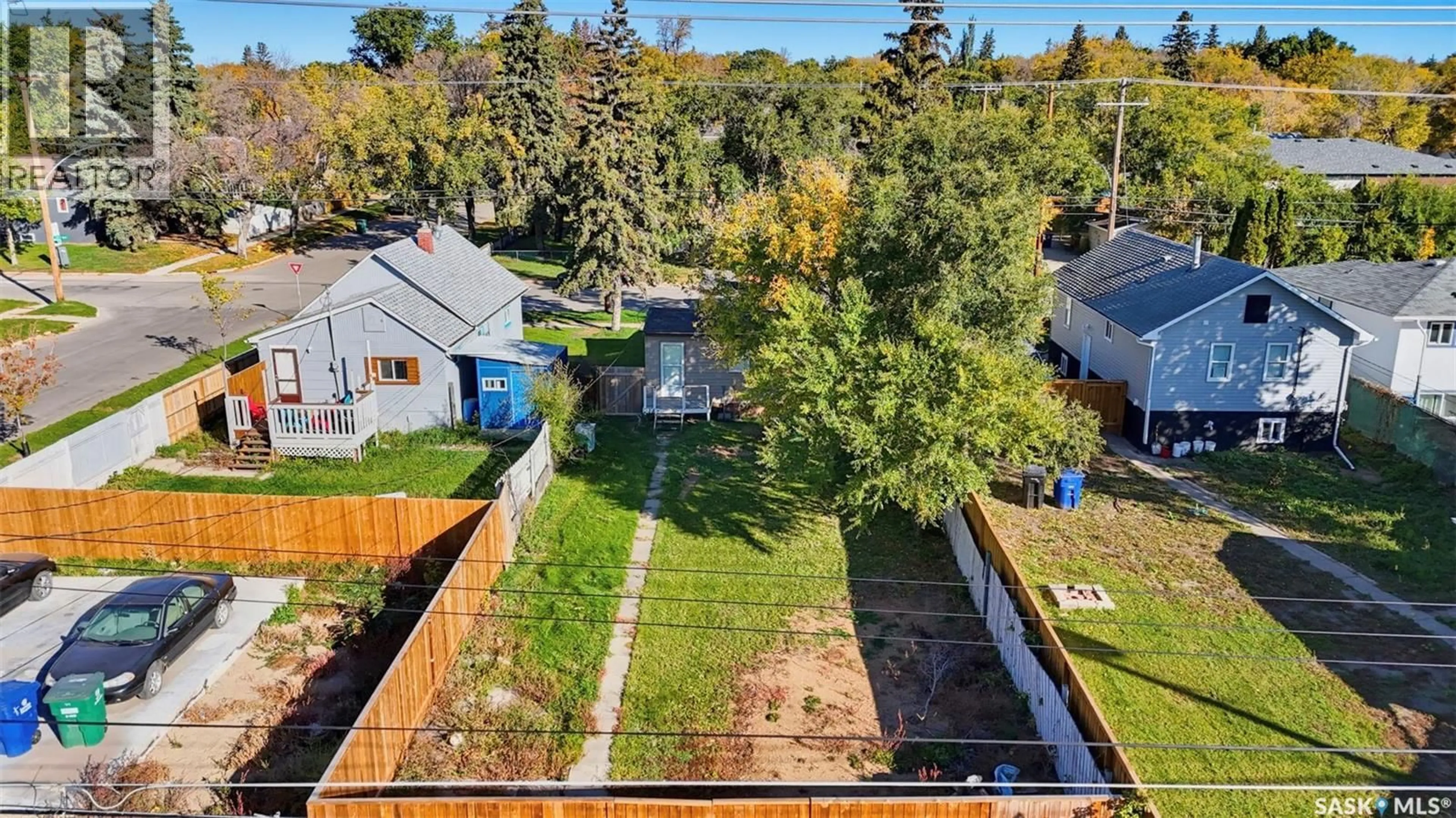 A pic from outside/outdoor area/front of a property/back of a property/a pic from drone, street for 915 23RD STREET, Saskatoon Saskatchewan S7L0S1