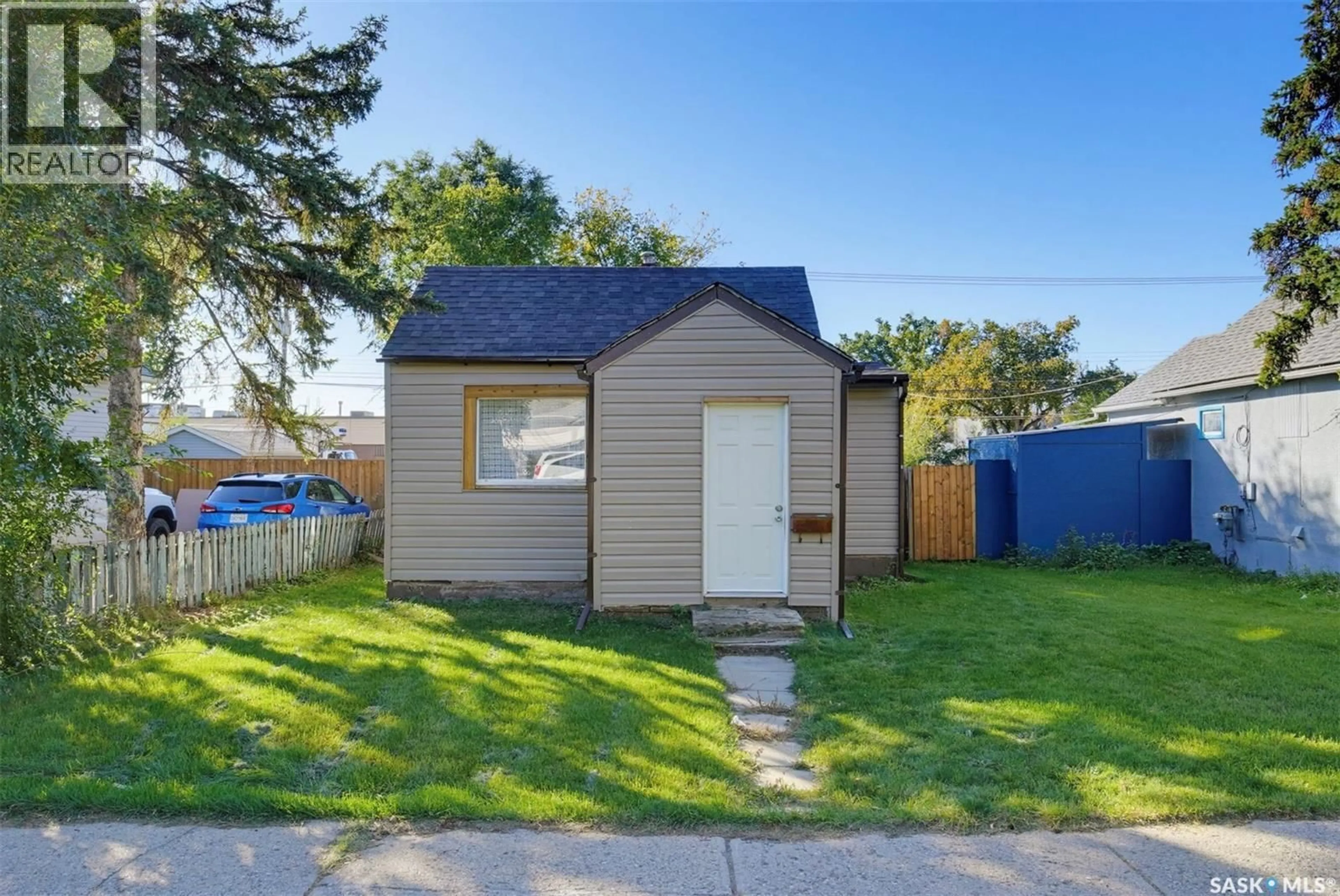 Shed for 915 23RD STREET, Saskatoon Saskatchewan S7L0S1