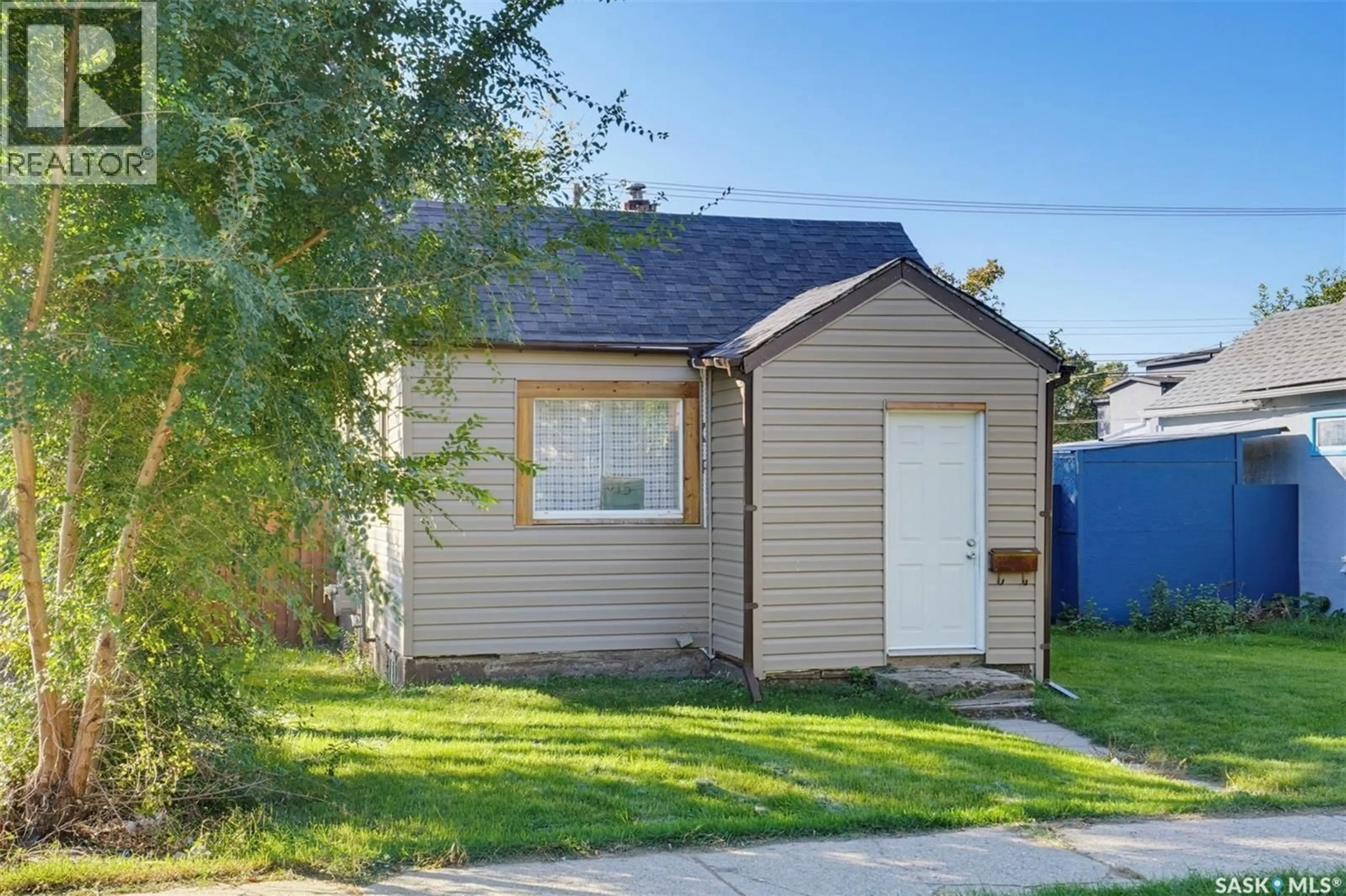 Shed for 915 23RD STREET, Saskatoon Saskatchewan S7L0S1