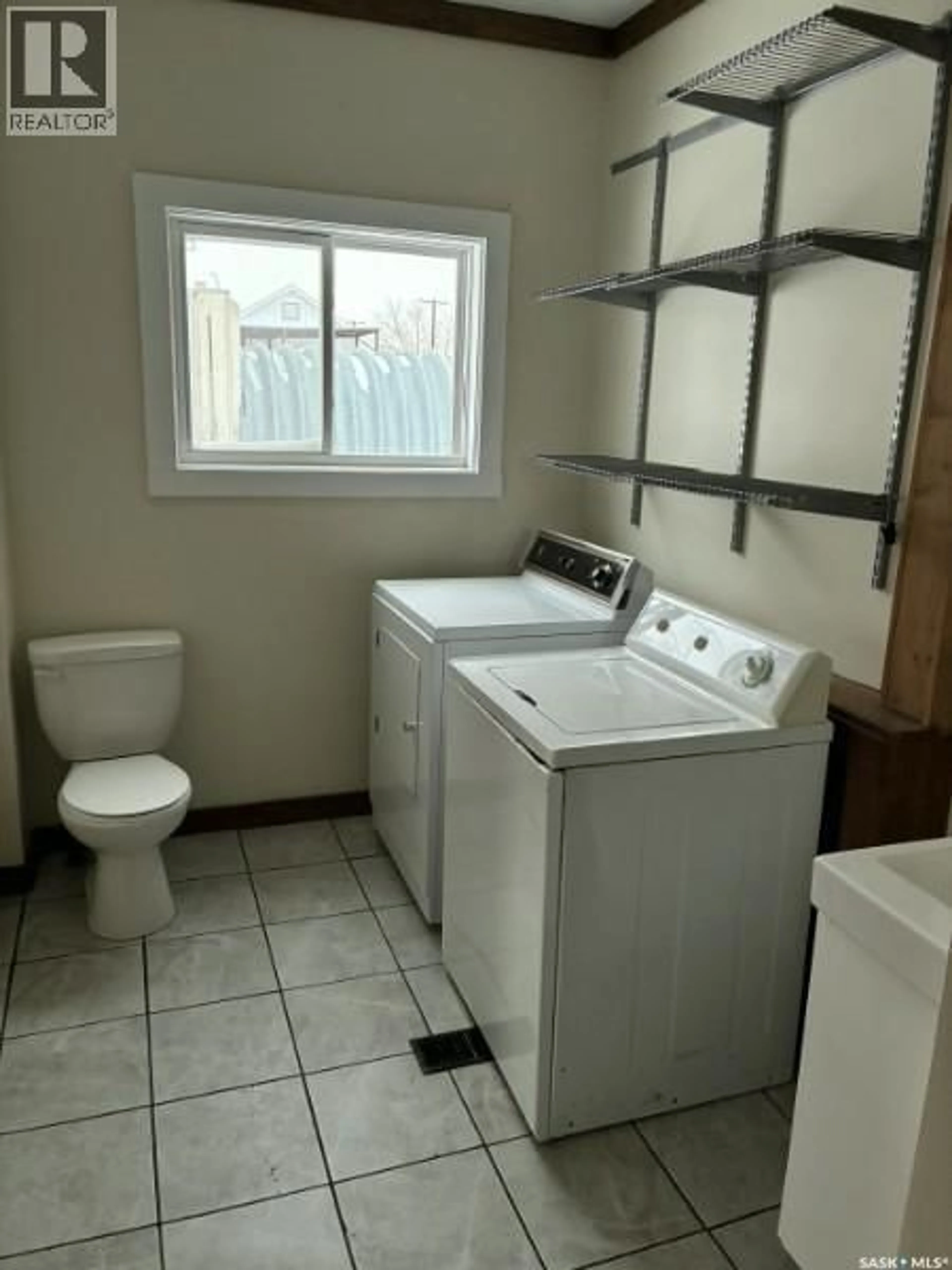 Laundry room for 304 MCTAVISH STREET, Outlook Saskatchewan S0L2N0