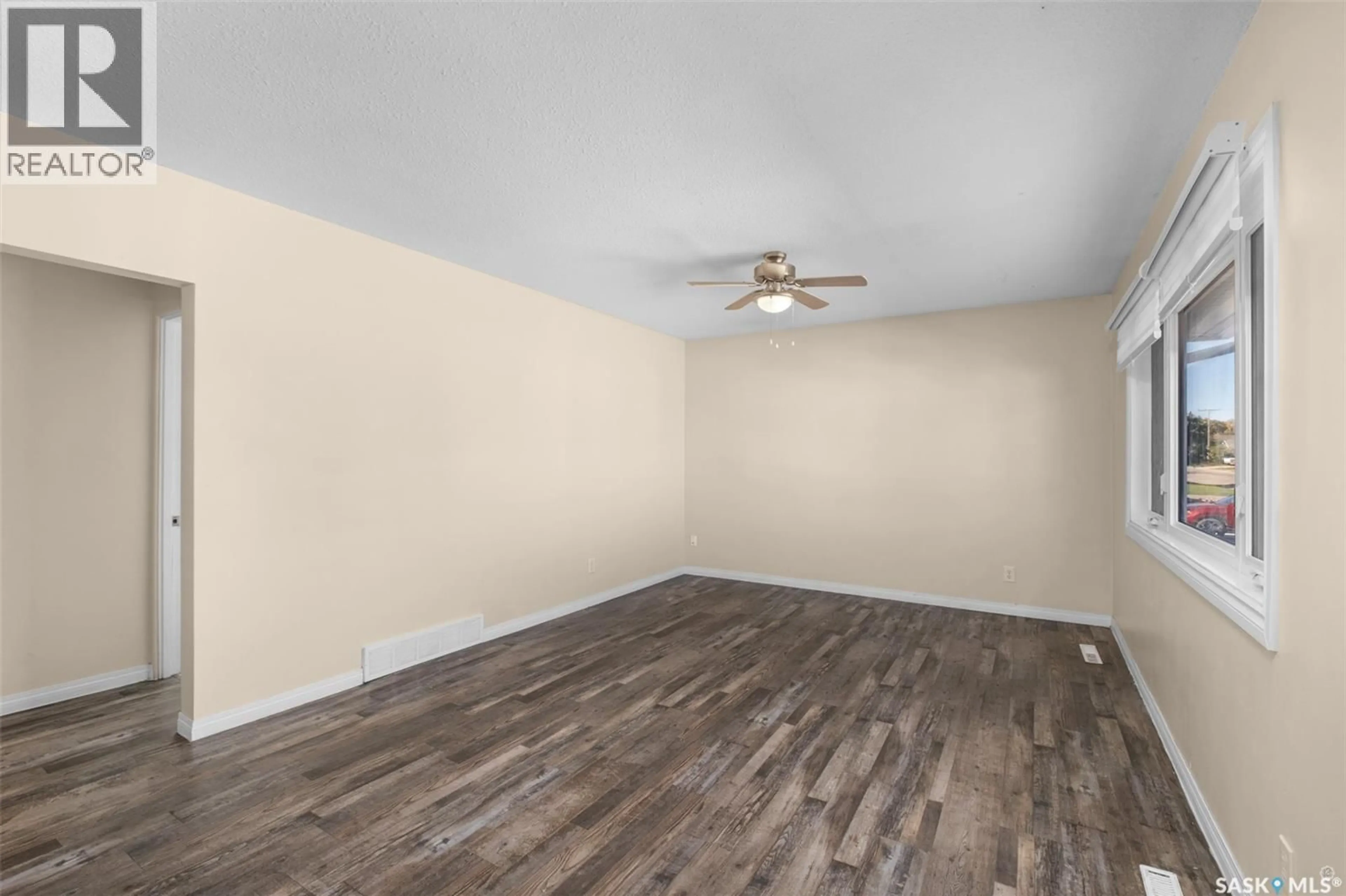 A pic of a room for 211 31ST STREET, Prince Albert Saskatchewan S6V8A8