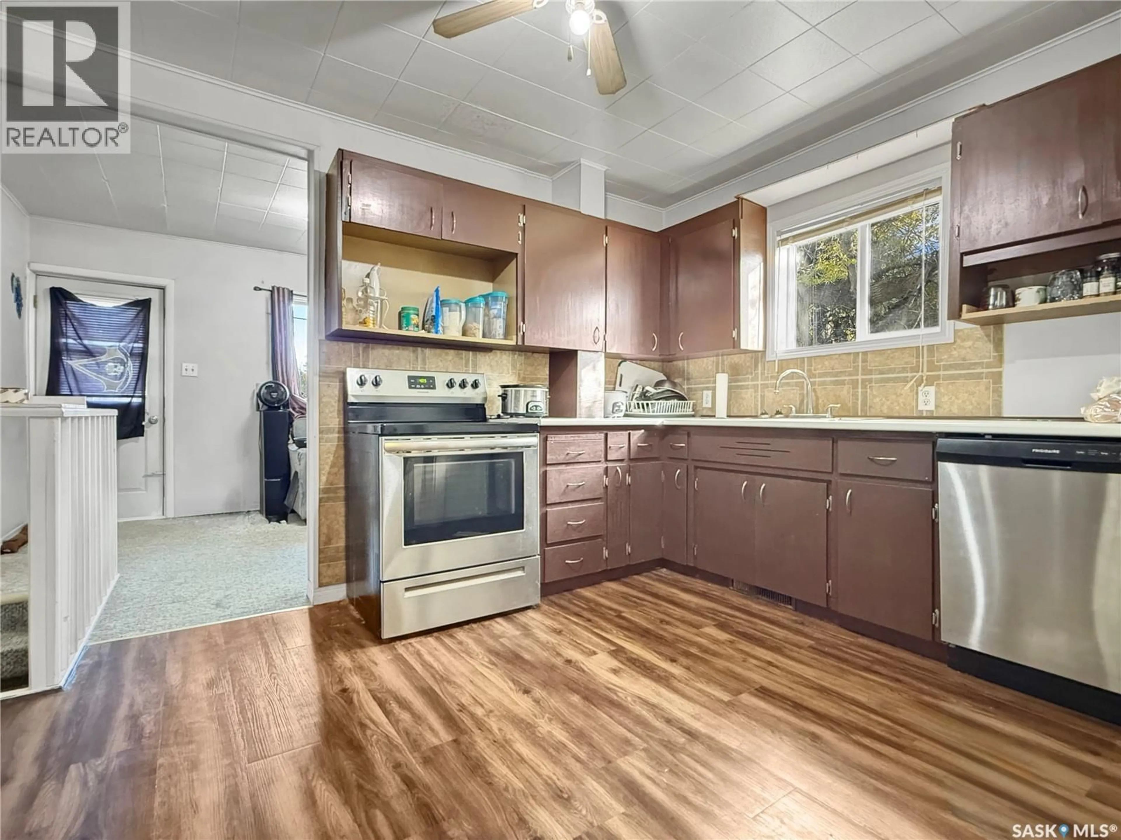 Open concept kitchen, unknown for 24 14TH AVENUE, Swift Current Saskatchewan S9H3S2