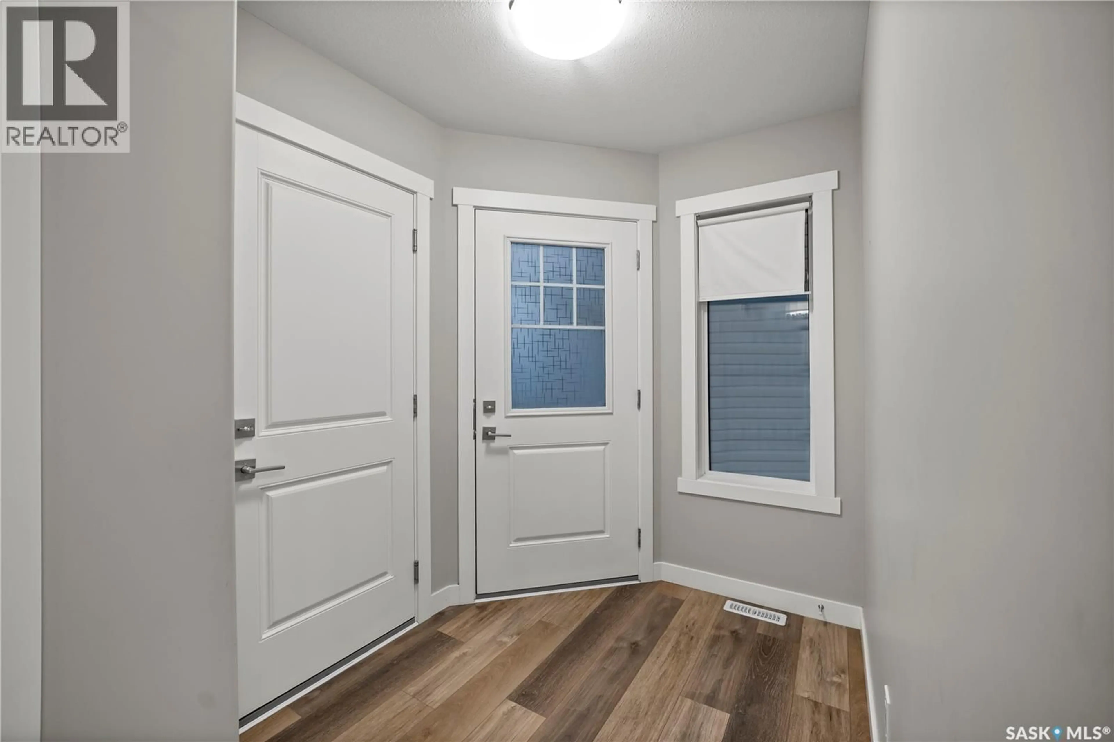 Indoor entryway for 4608 MUTRIE CRESCENT, Regina Saskatchewan S4V3Y3
