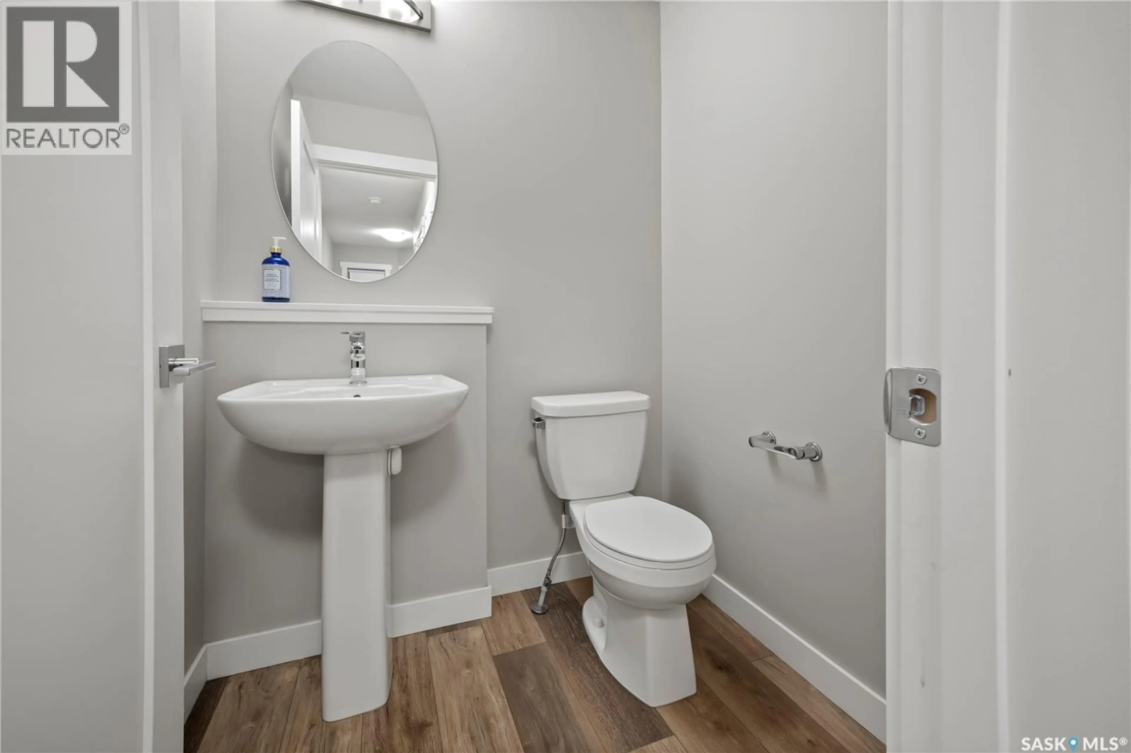 Standard bathroom, unknown for 4608 MUTRIE CRESCENT, Regina Saskatchewan S4V3Y3