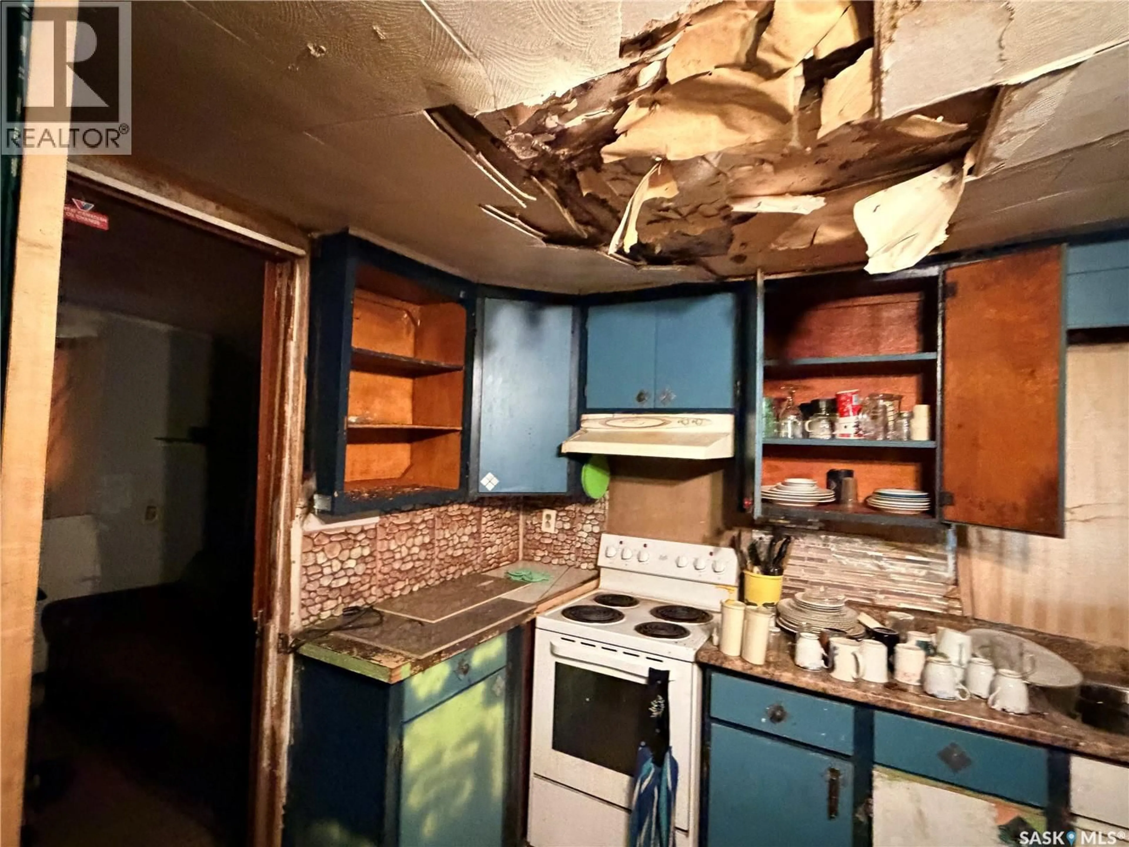 Standard kitchen, unknown for 315 3RD AVENUE, Assiniboia Saskatchewan S0H0B0