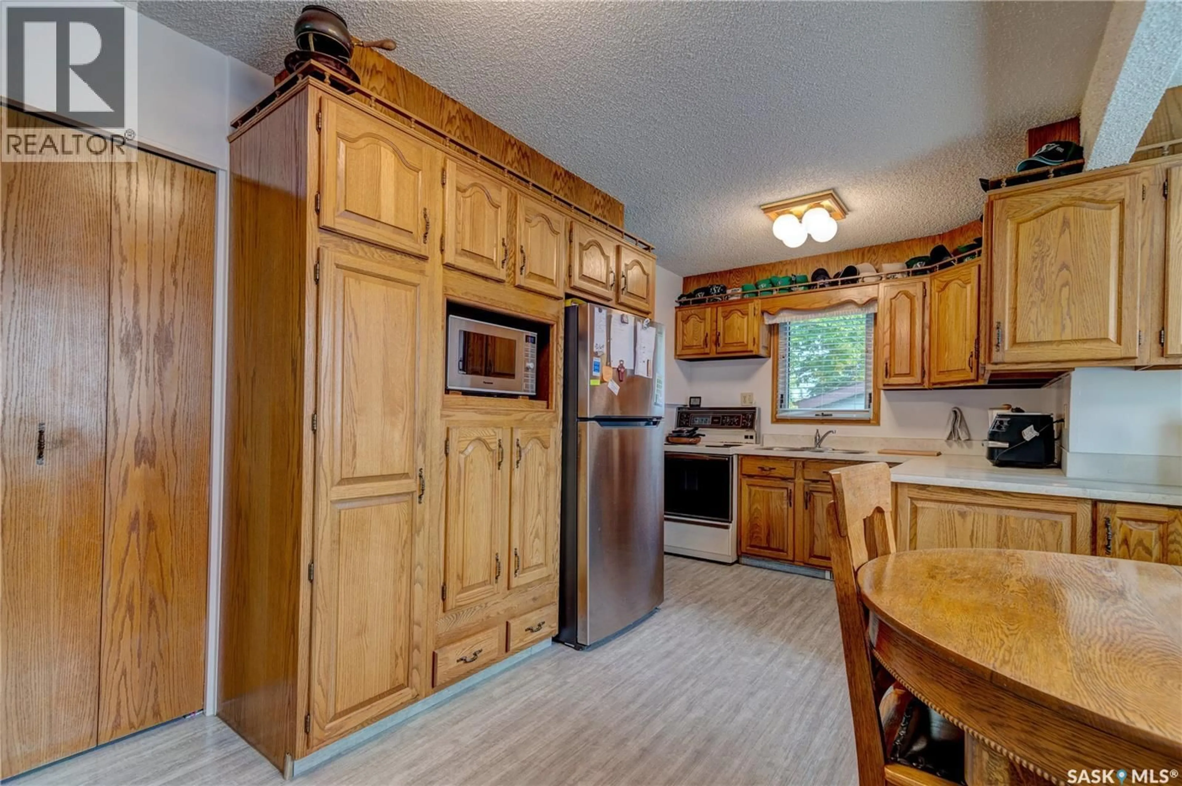 Standard kitchen, unknown for 19 CAVENDISH STREET, Regina Saskatchewan S4N1P1