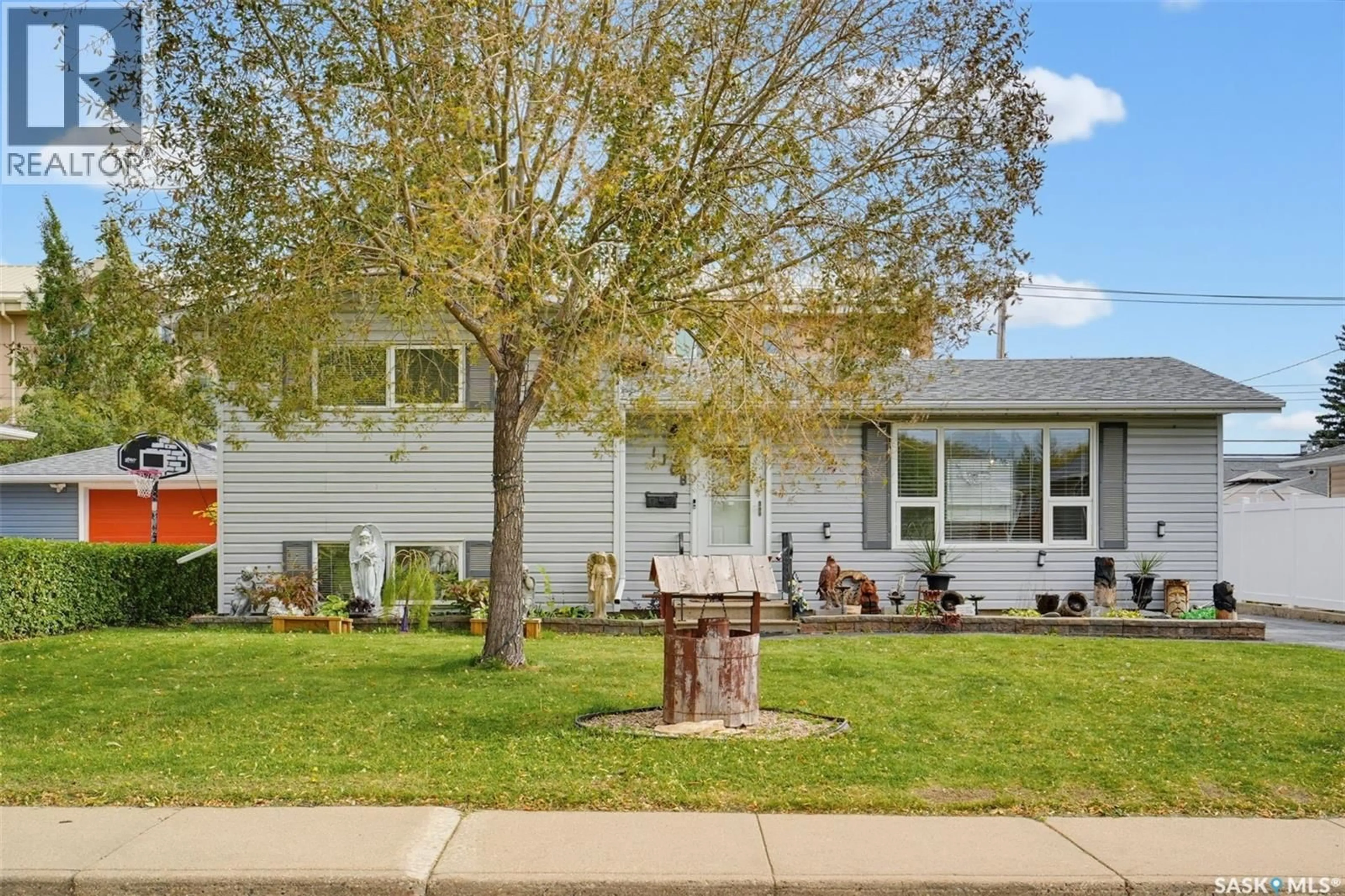Home with vinyl exterior material, street for 1108 TIFFIN CRESCENT, Saskatoon Saskatchewan S7L3R3