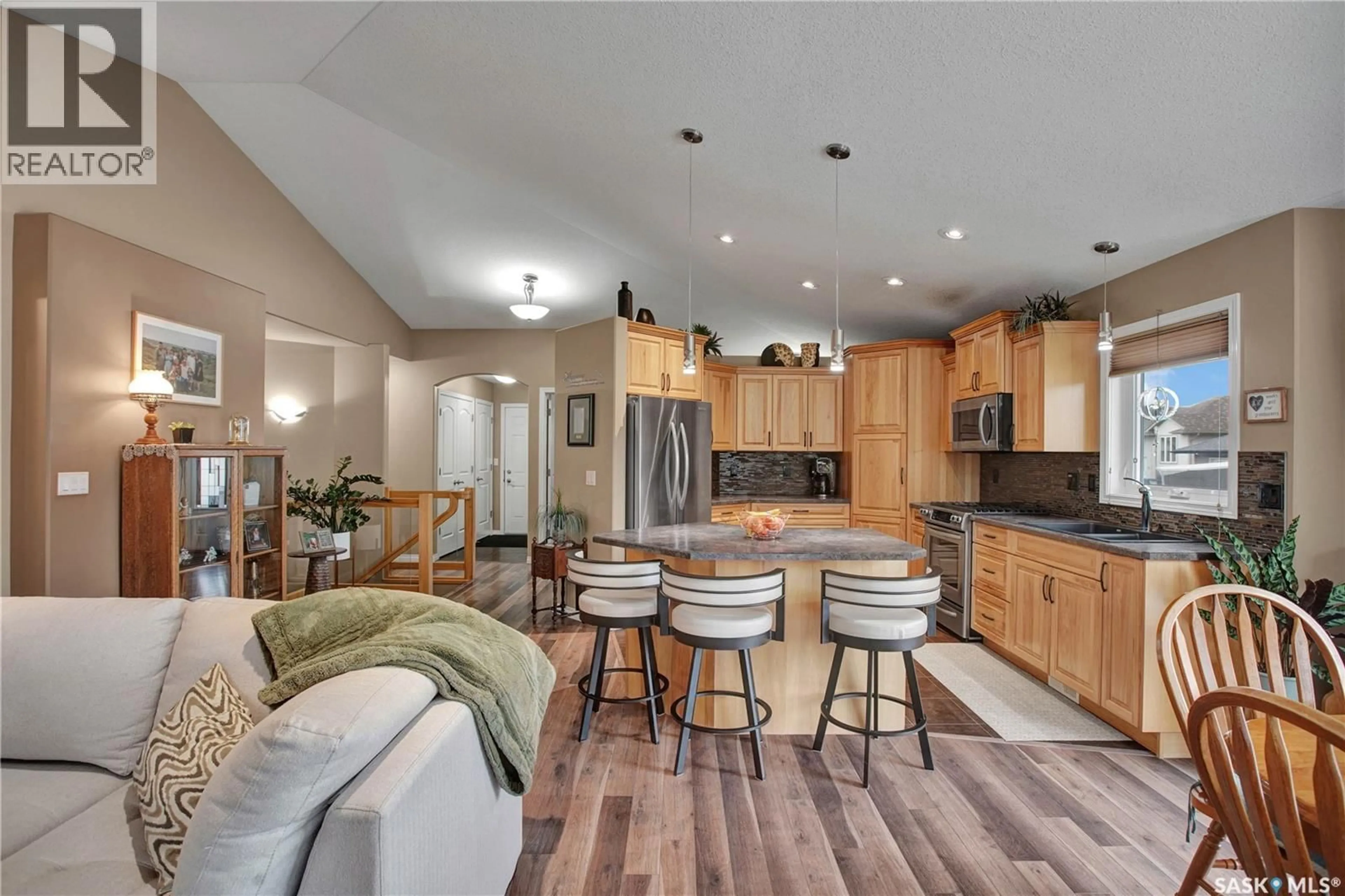 Open concept kitchen, unknown for 634 ALLWOOD MANOR, Saskatoon Saskatchewan S7R0A5