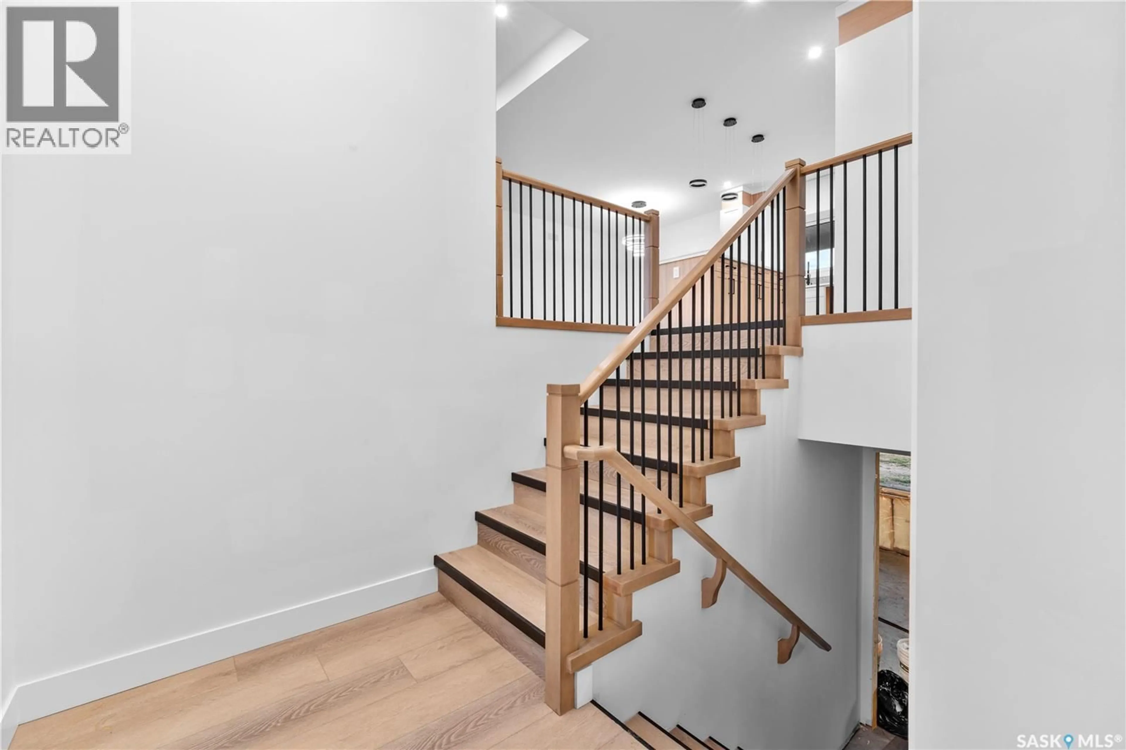 Stairs for 12 ELKWOOD COVE, Dundurn Rm No. 314 Saskatchewan S7C0C5