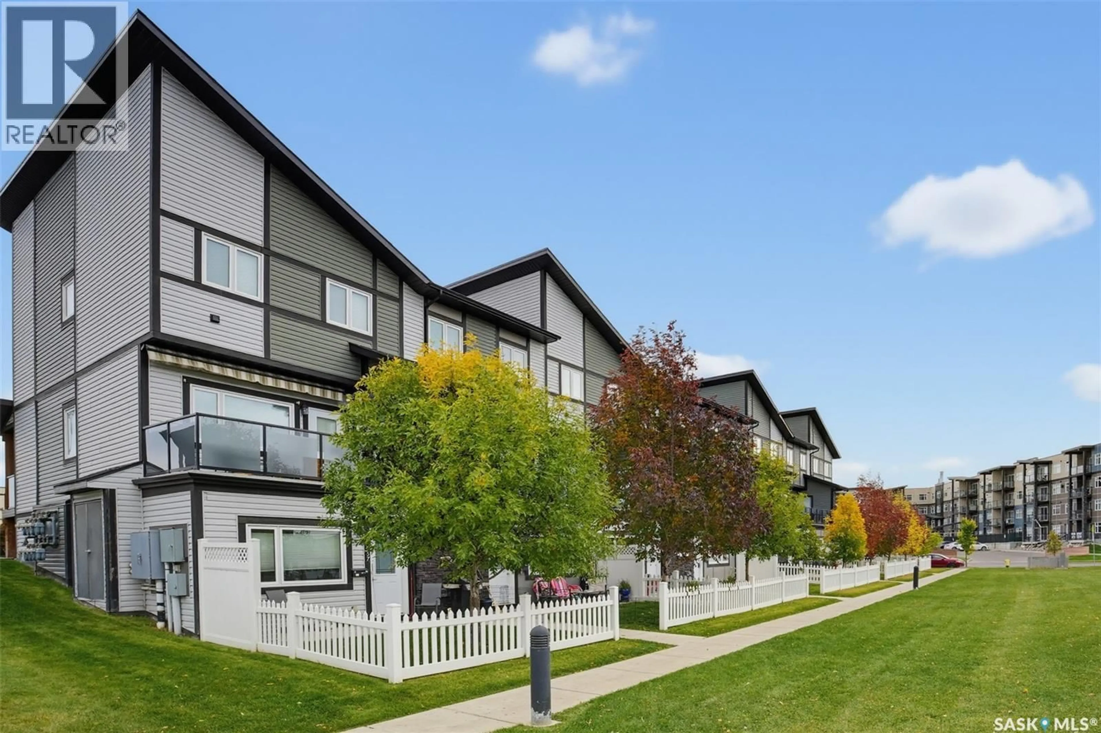 Patio, street for 363 620 CORNISH ROAD, Saskatoon Saskatchewan S7T0Y3