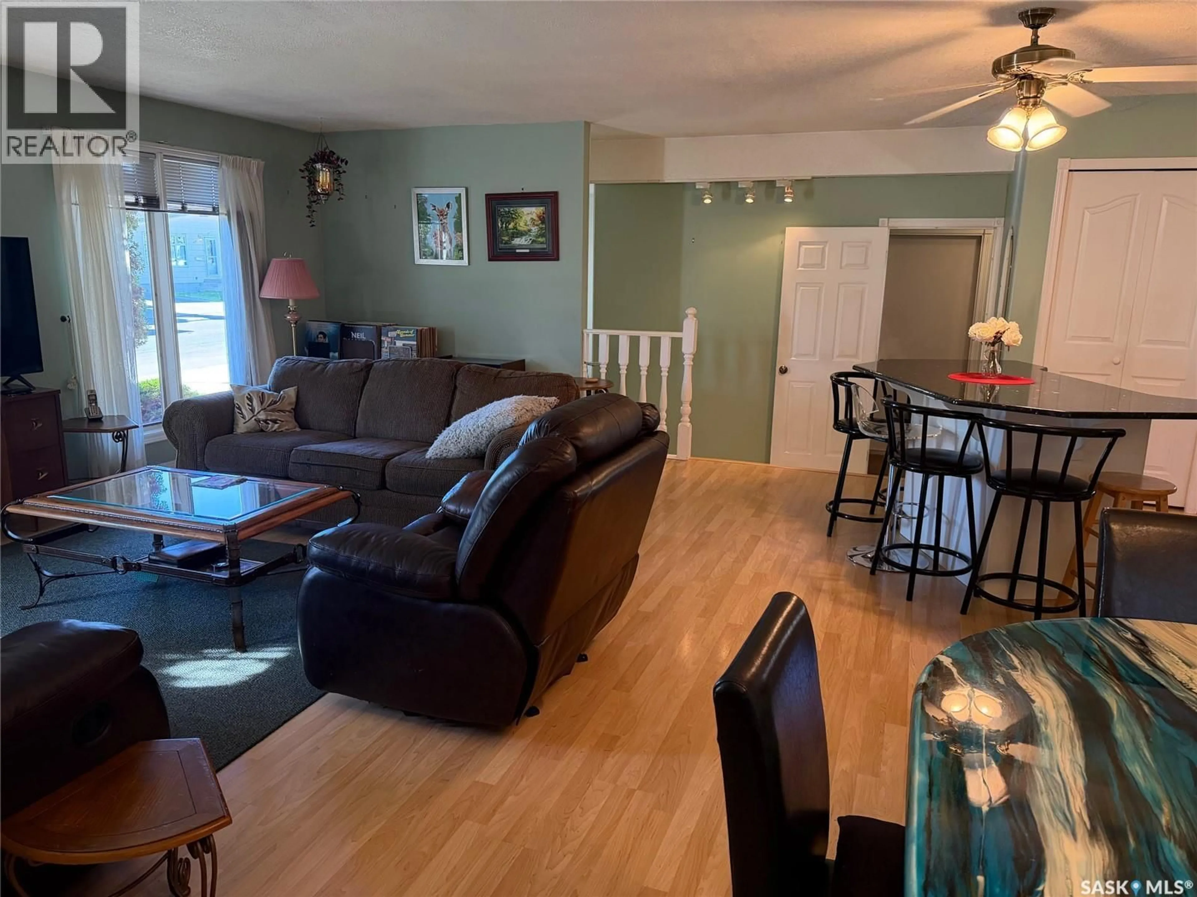 Living room with furniture, unknown for 422 MANNING LANE, Saskatoon Saskatchewan S7L6J8
