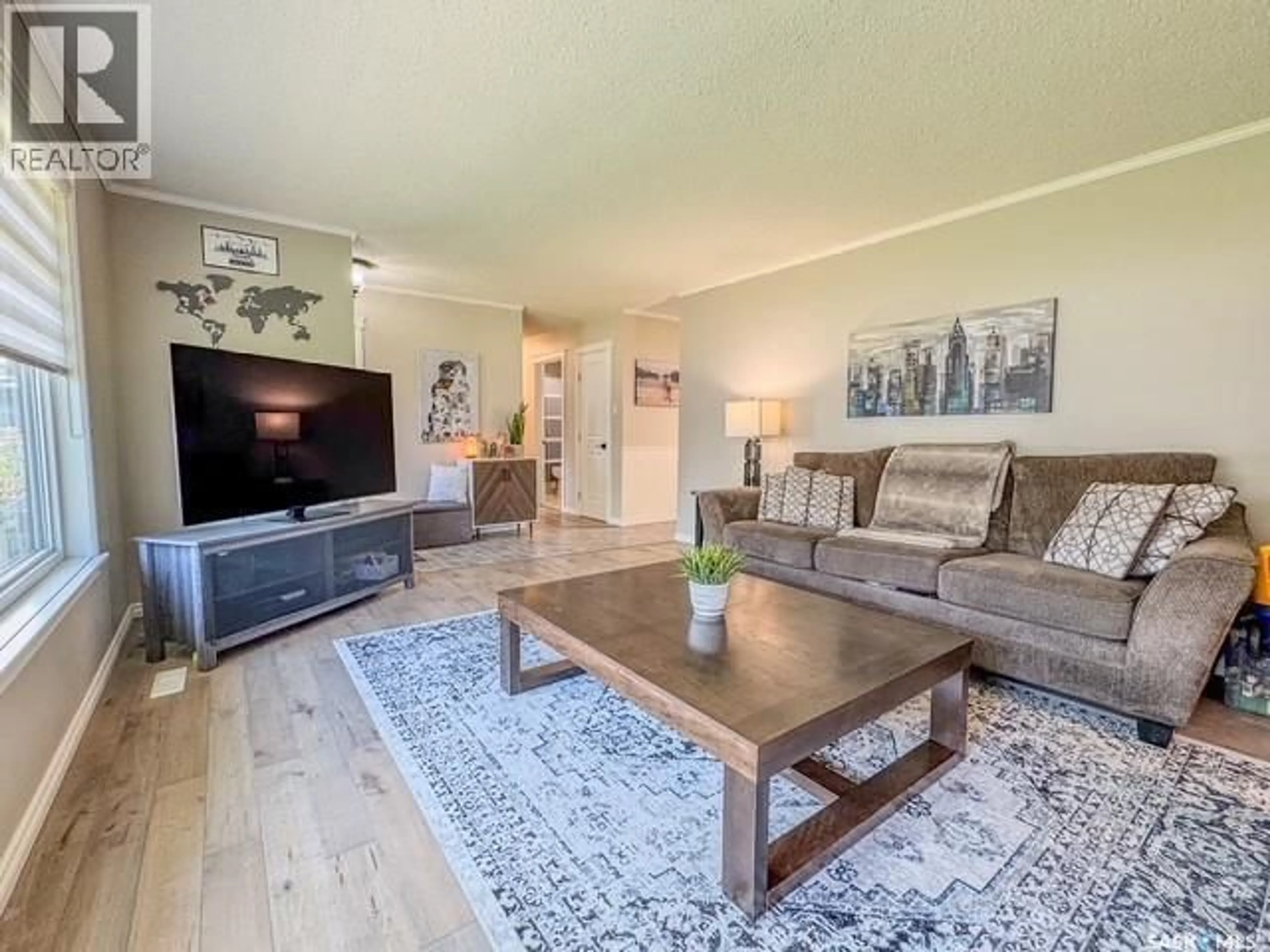 Living room with furniture, unknown for 31 BURKE CRESCENT, Swift Current Saskatchewan S9H4E4