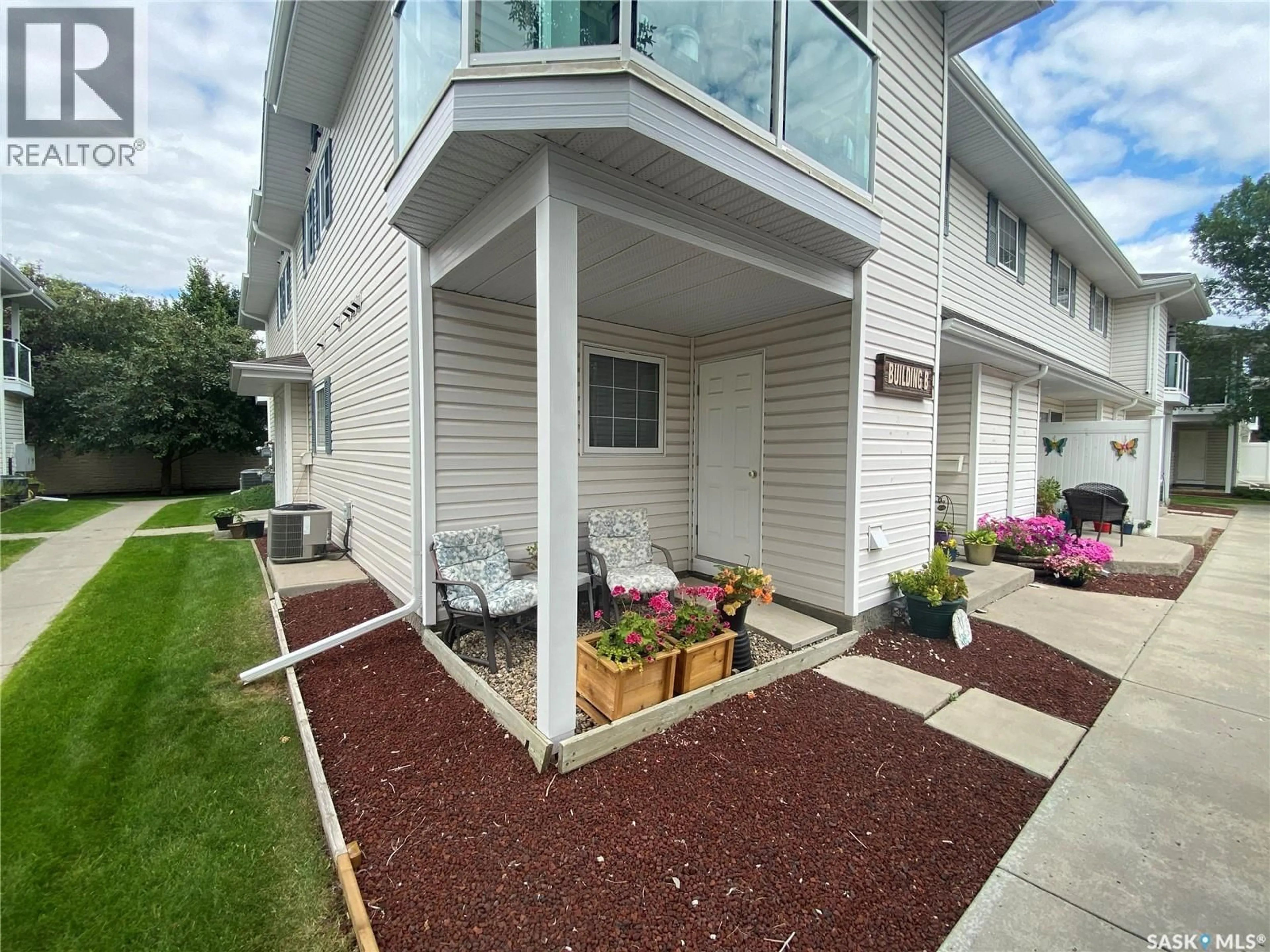 Patio, street for 5440 ROCHDALE BOULEVARD, Regina Saskatchewan S4X4P1