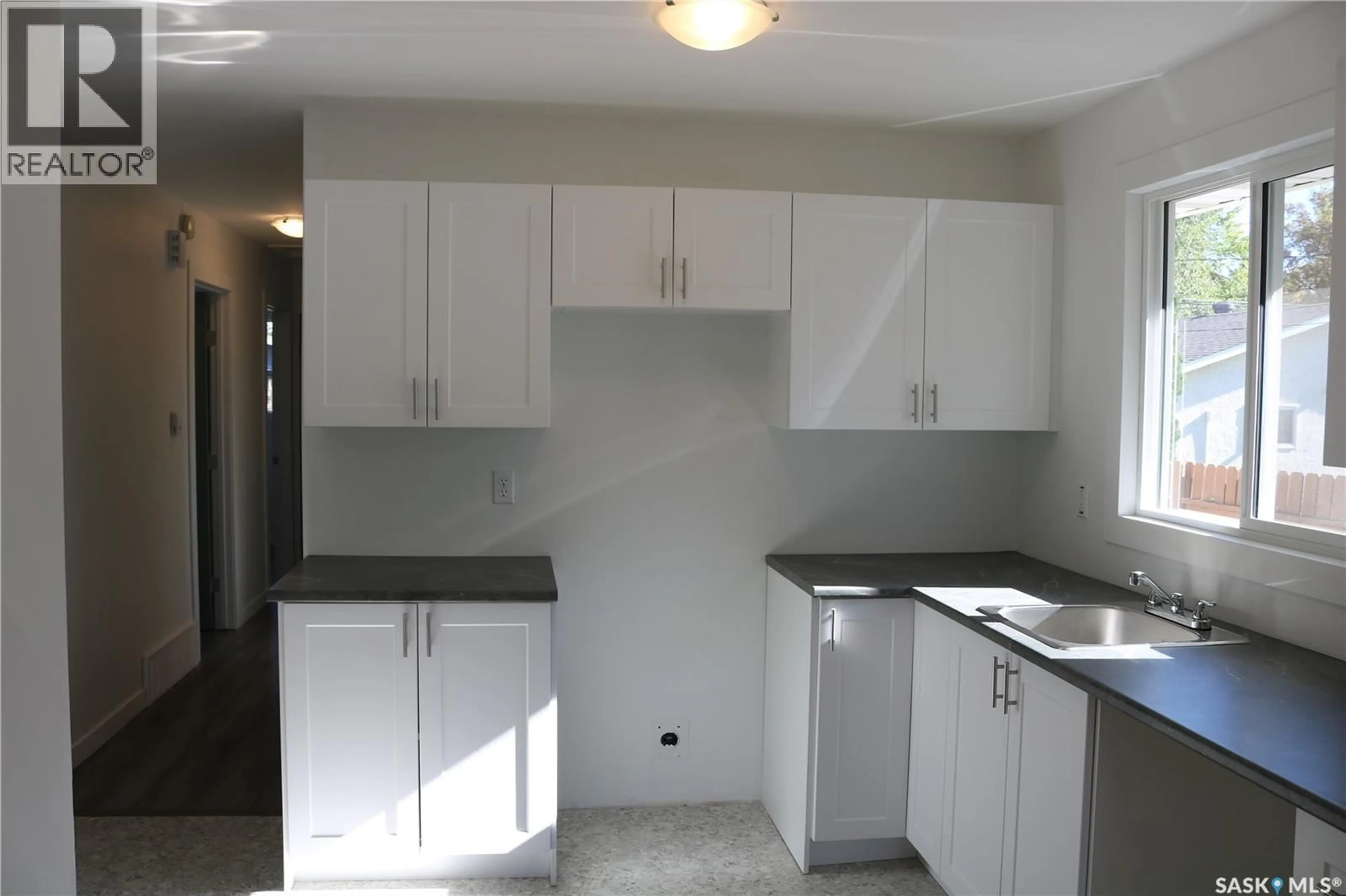 Standard kitchen, unknown for 1641 THOMPSON AVENUE, Saskatoon Saskatchewan S7N1Y2