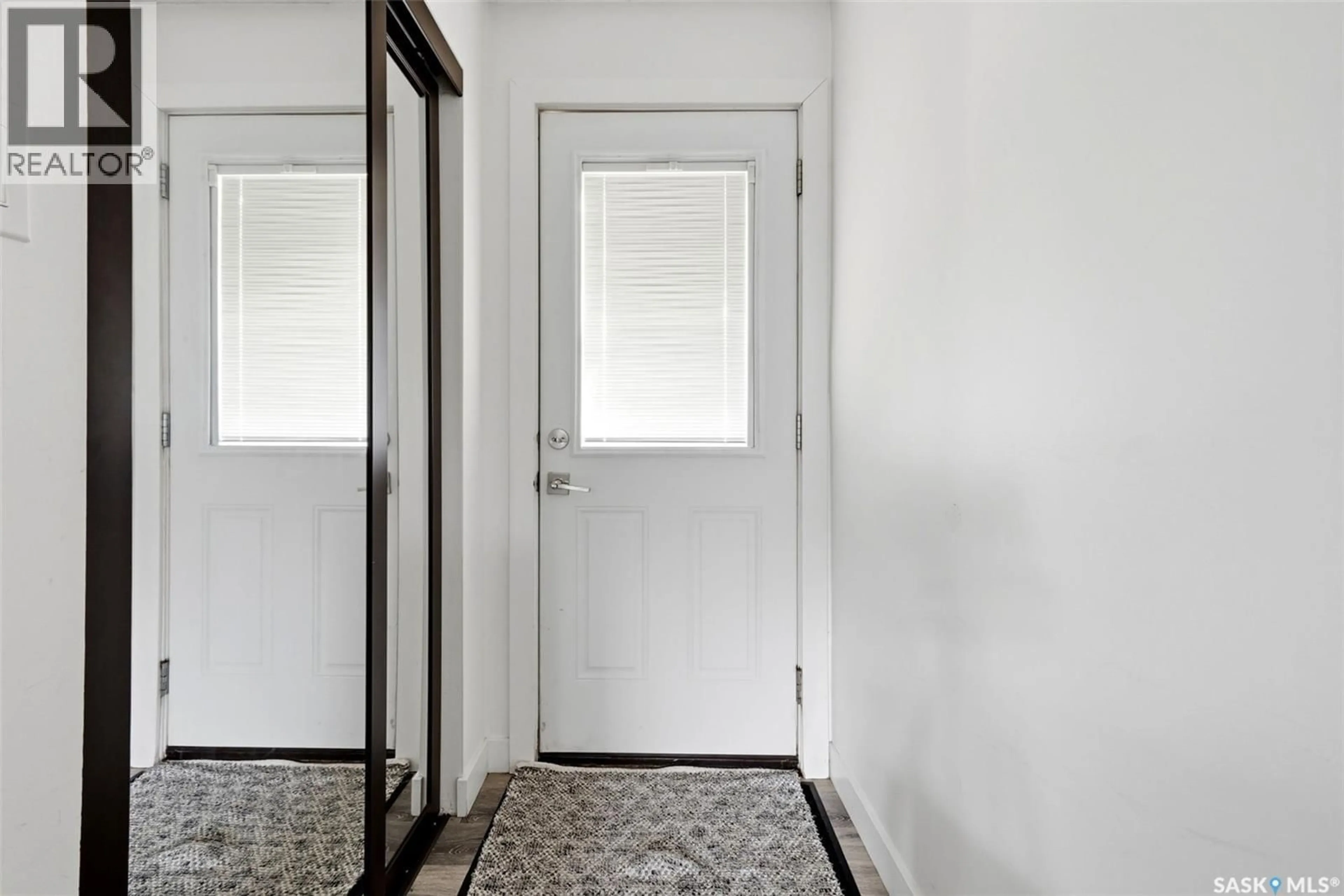 Indoor entryway for 511 SHANNON ROAD, Regina Saskatchewan S4S5J2