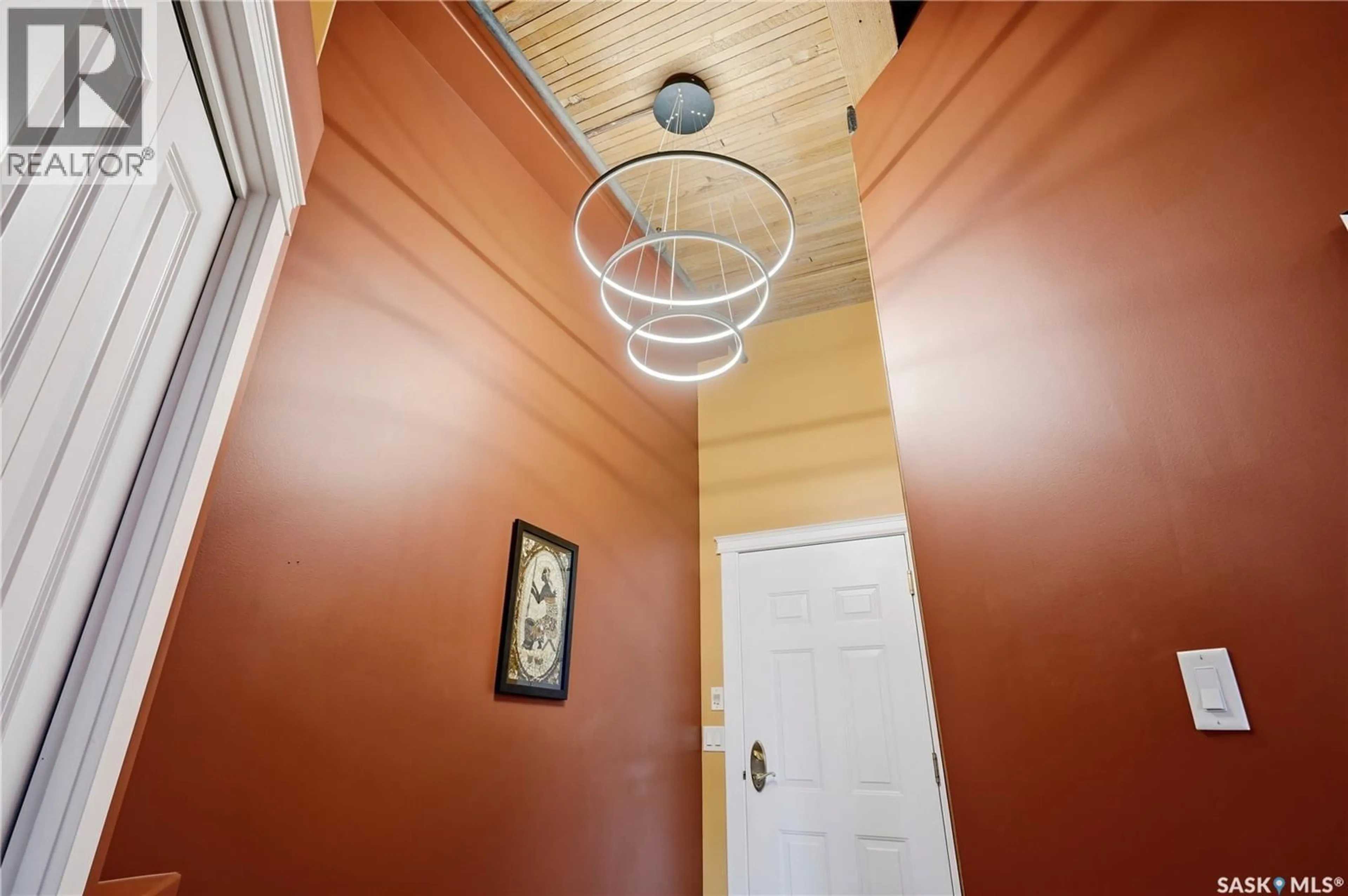 Indoor foyer for 506 - 1275 BROAD STREET, Regina Saskatchewan S4R1Y2