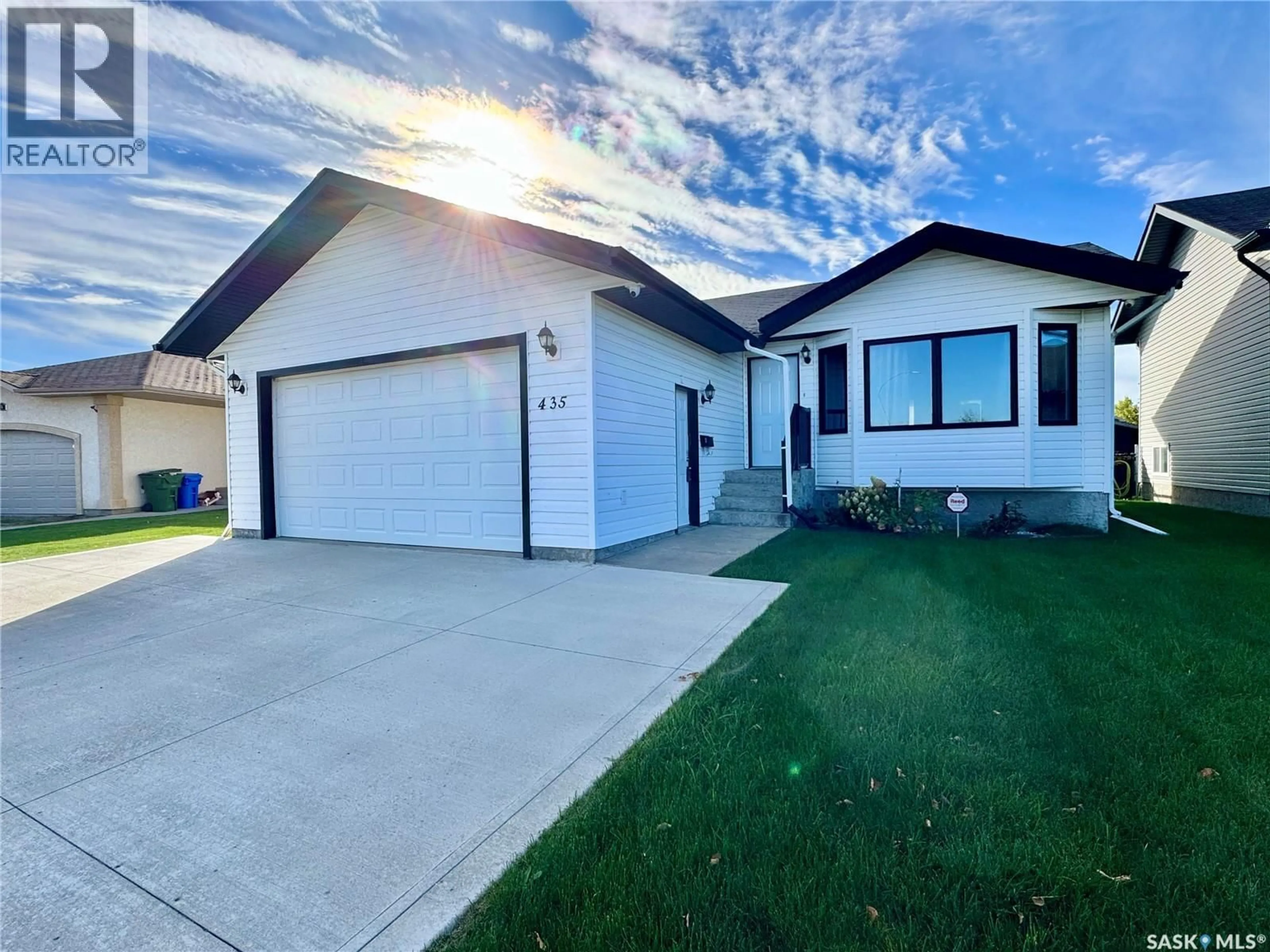 Home with vinyl exterior material, street for 435 SOUTHWOOD DRIVE, Prince Albert Saskatchewan S6V8E5