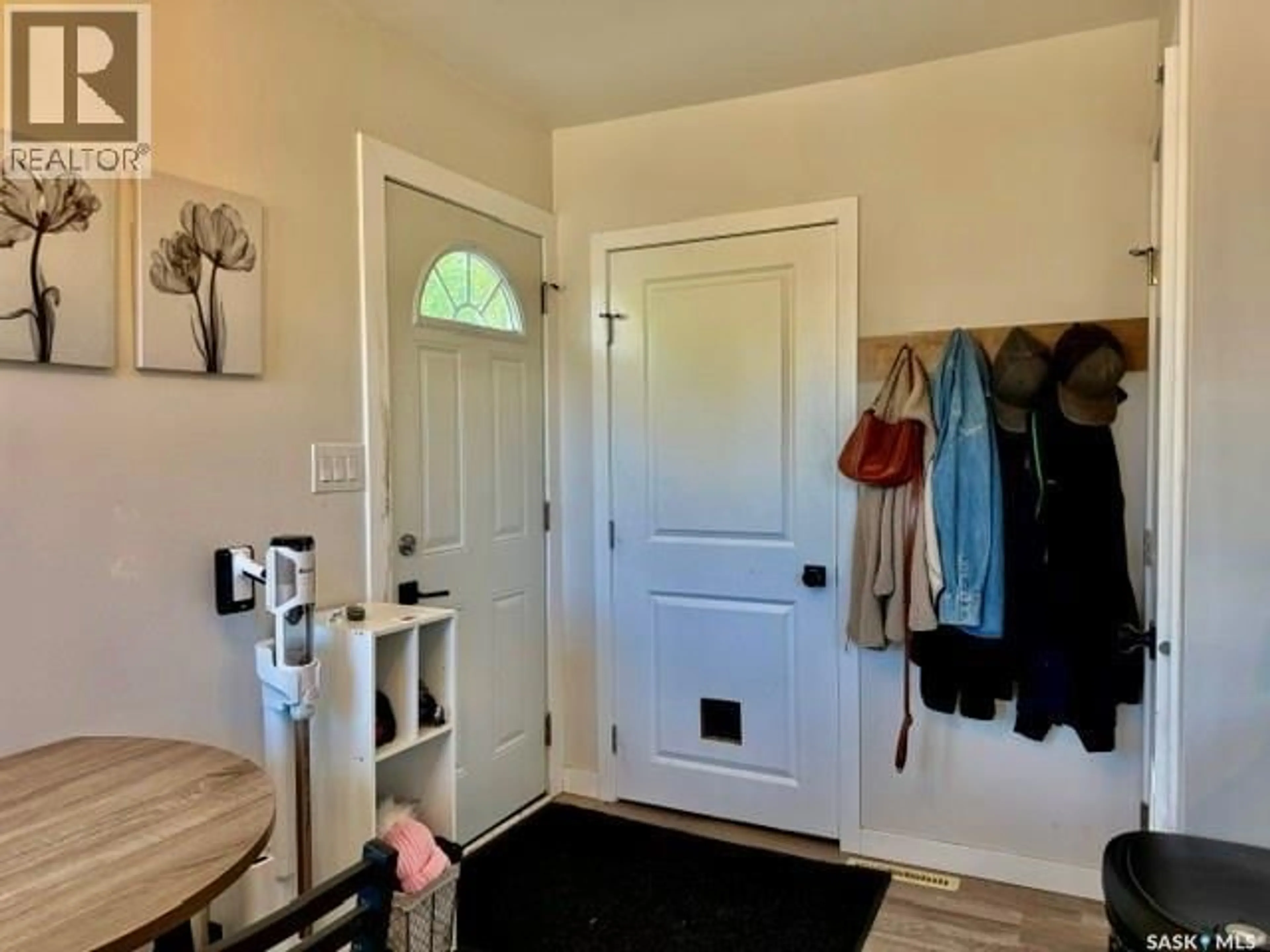 Indoor entryway for 731 13TH STREET, Humboldt Saskatchewan S0K2A0