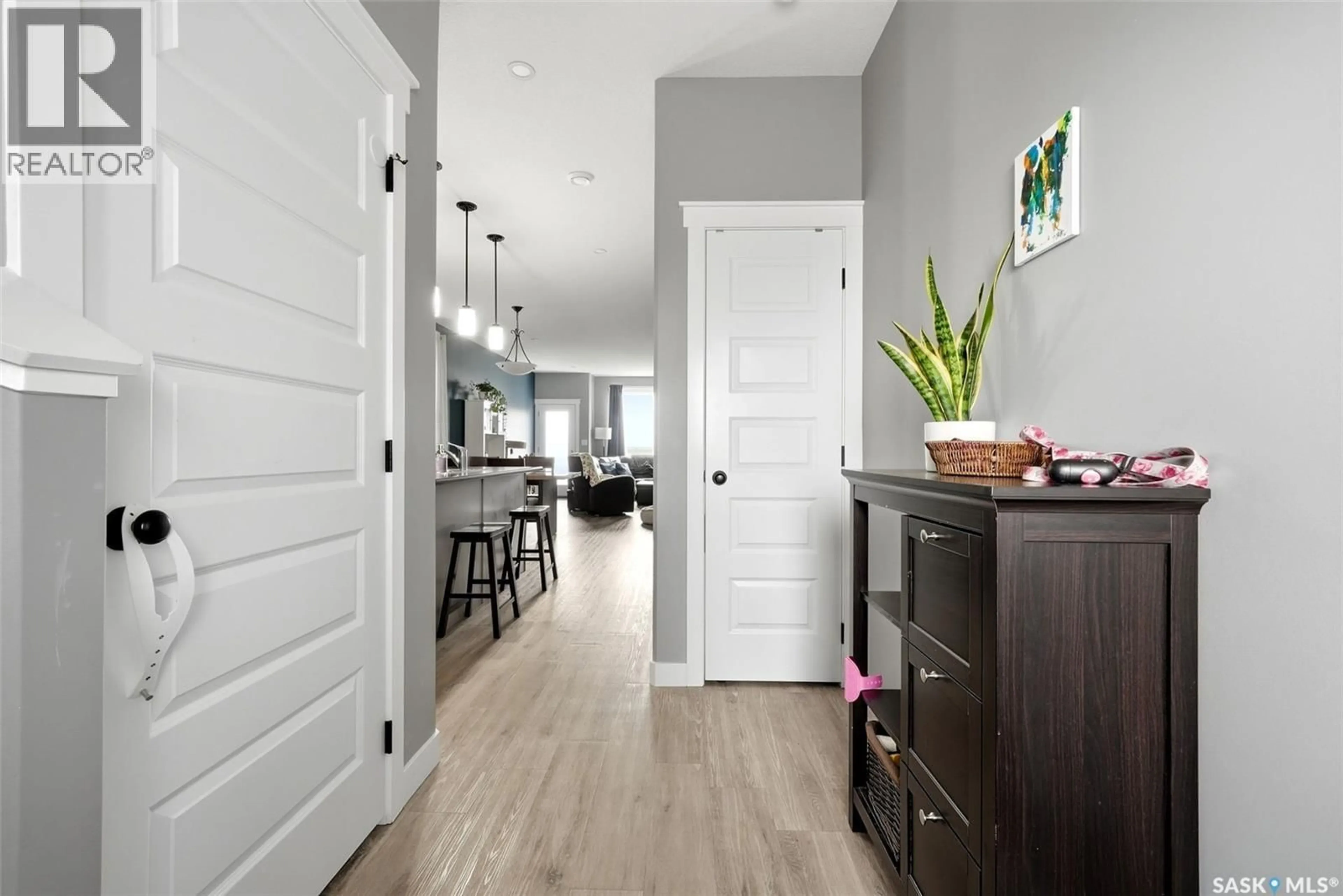 Indoor entryway for 6 - 3960 7TH AVENUE, Regina Saskatchewan S4N7L9