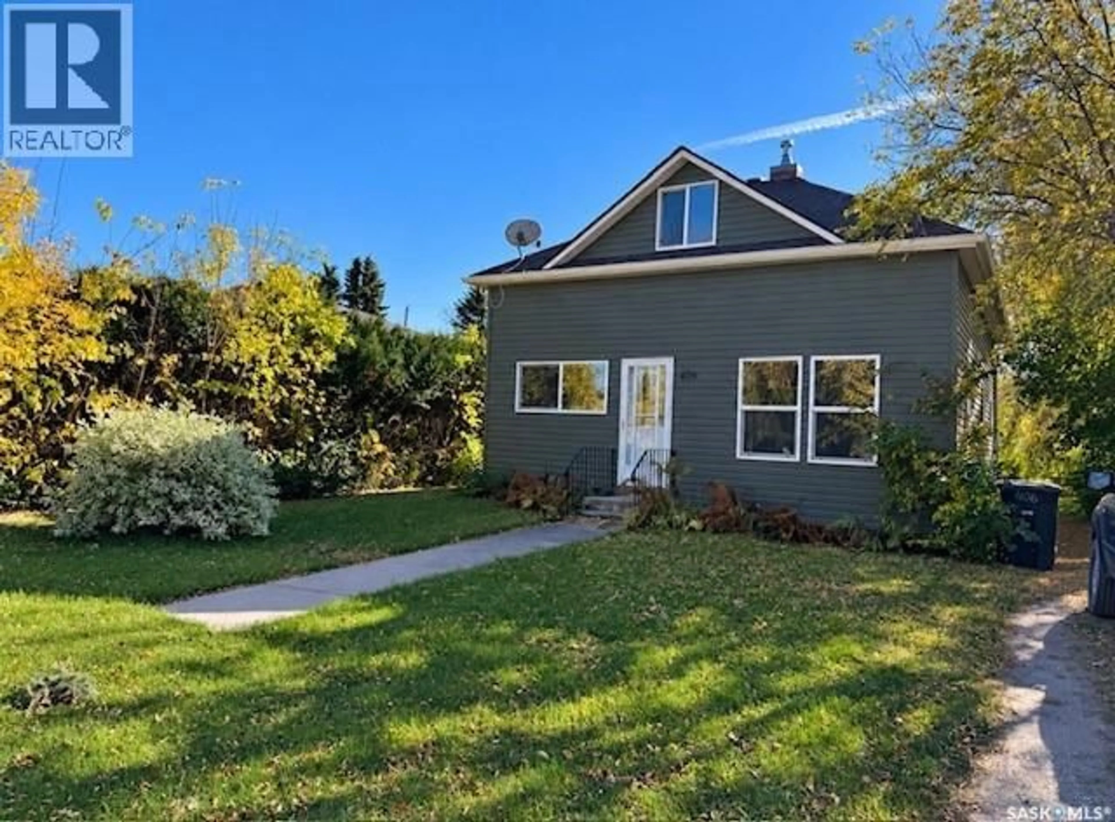 A pic from outside/outdoor area/front of a property/back of a property/a pic from drone, street for 406 SCOTT STREET, Muenster Saskatchewan S0K2Y0